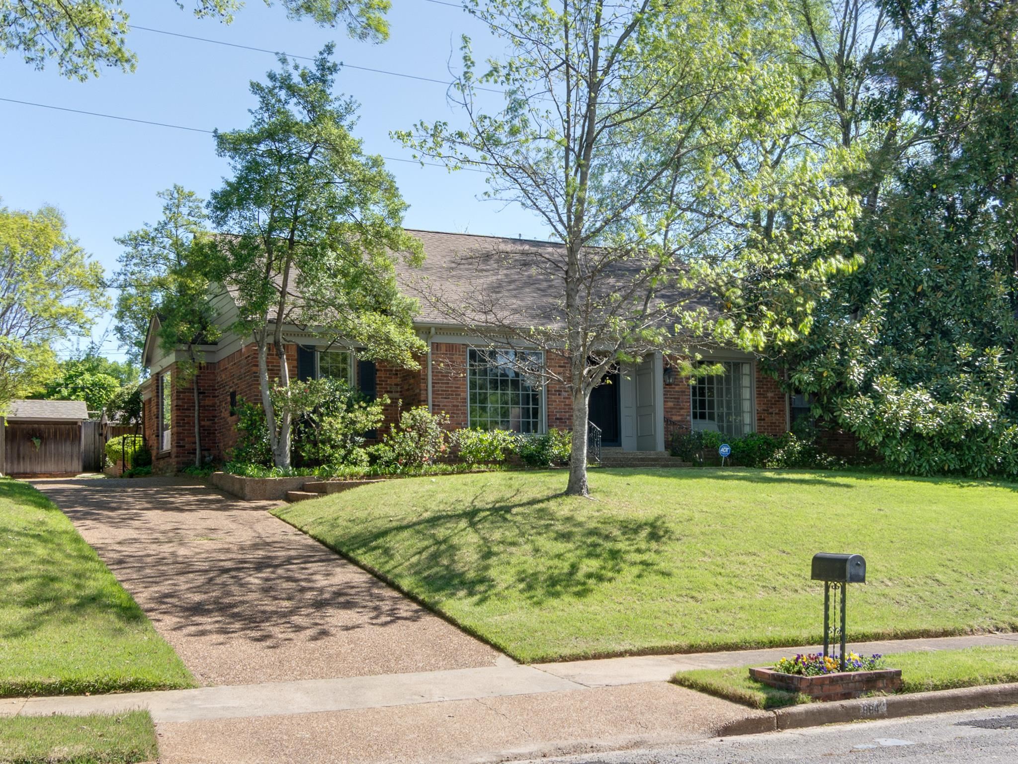 884 PARK VALLEY RD