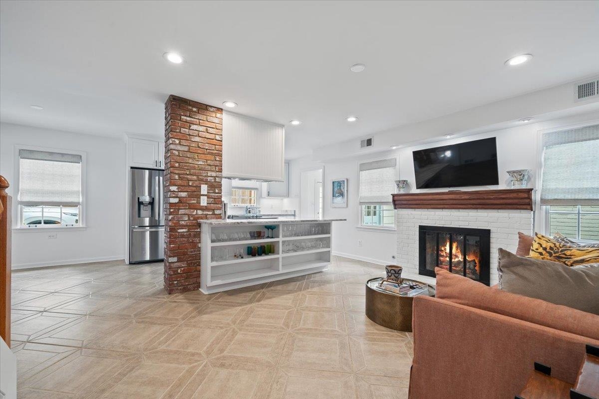 273 LORECE LN
