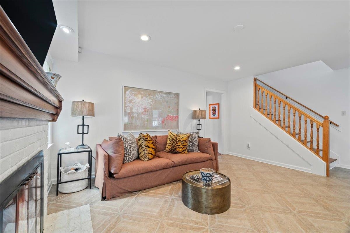 273 LORECE LN