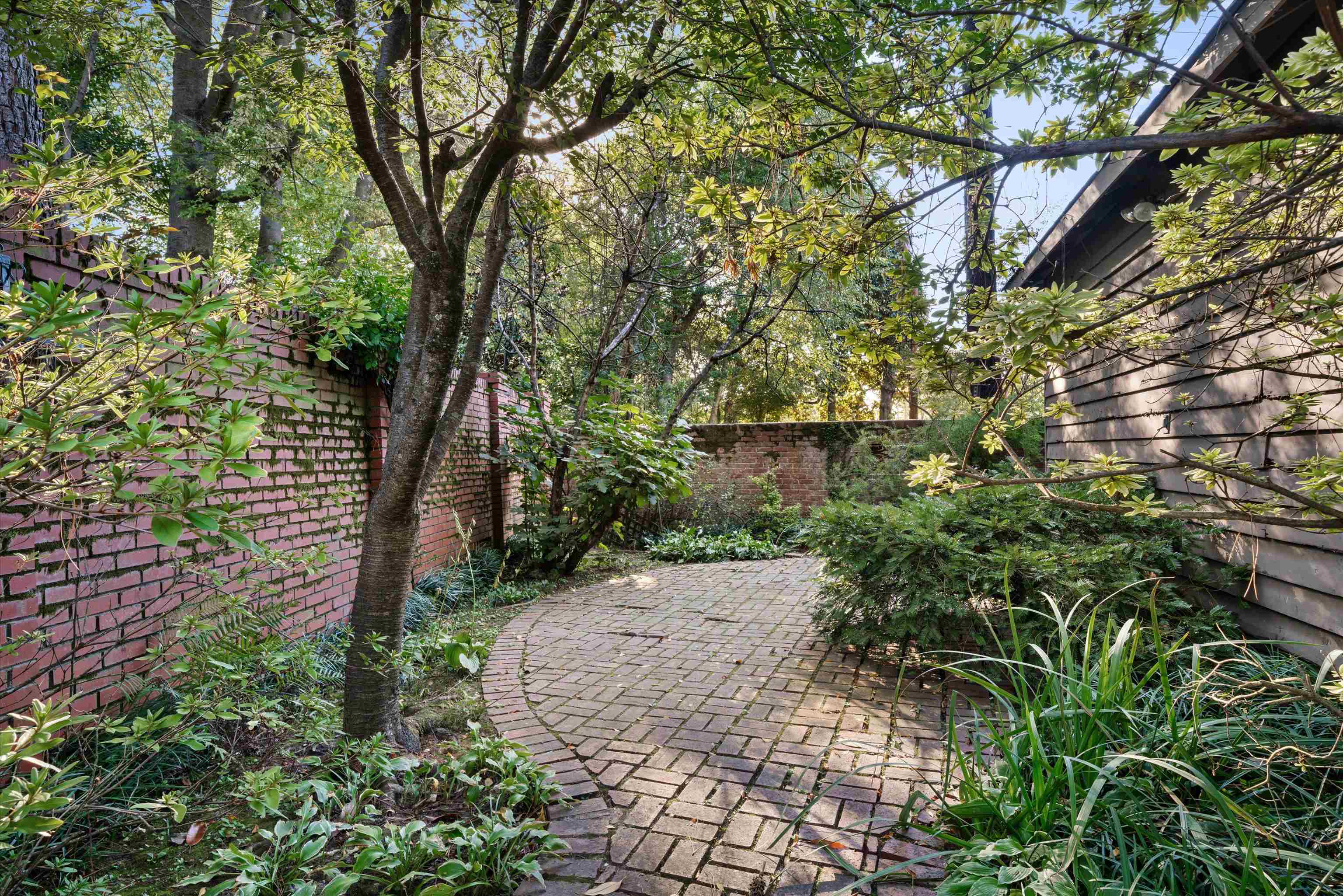 14 MORNINGSIDE PL
