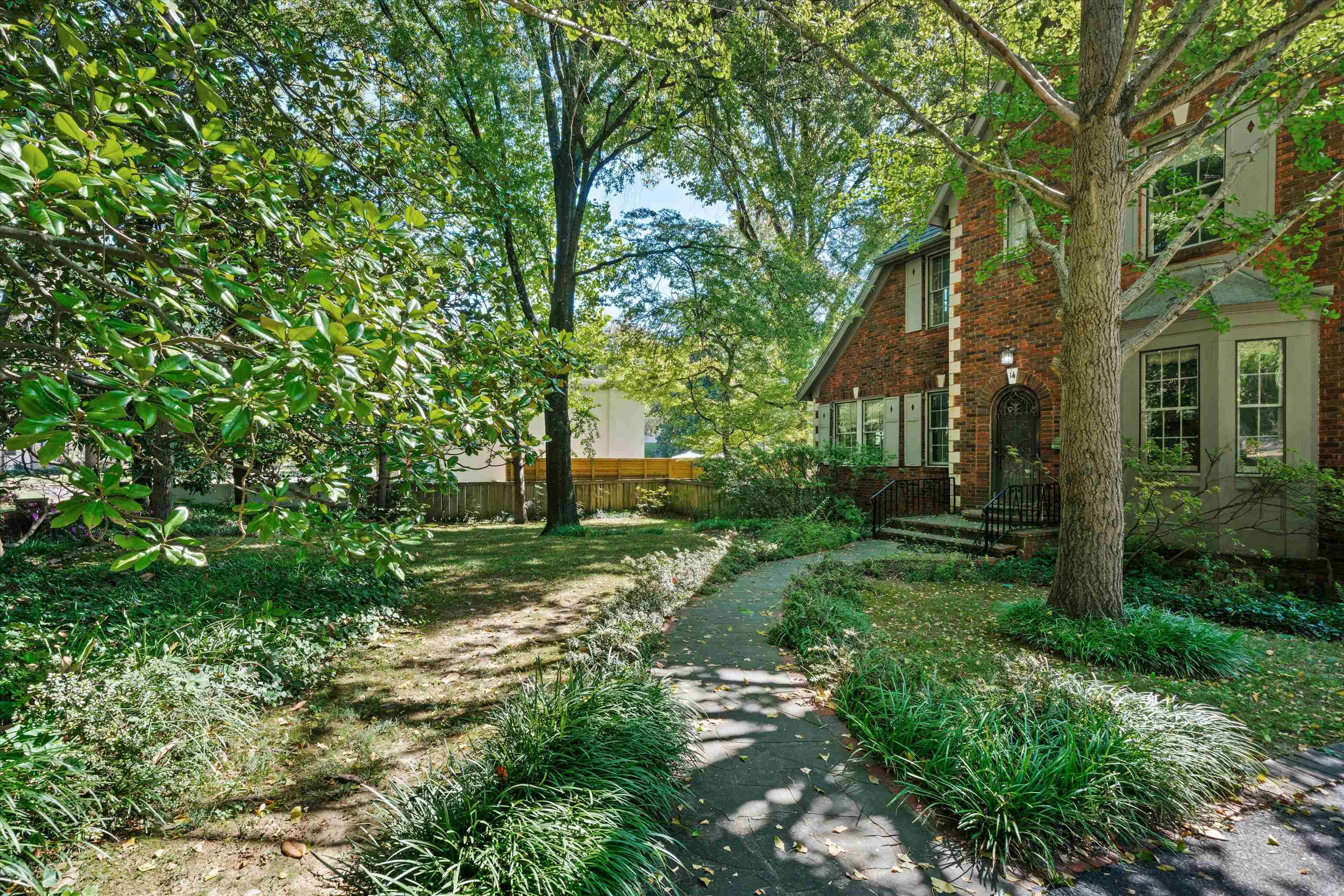 14 MORNINGSIDE PL