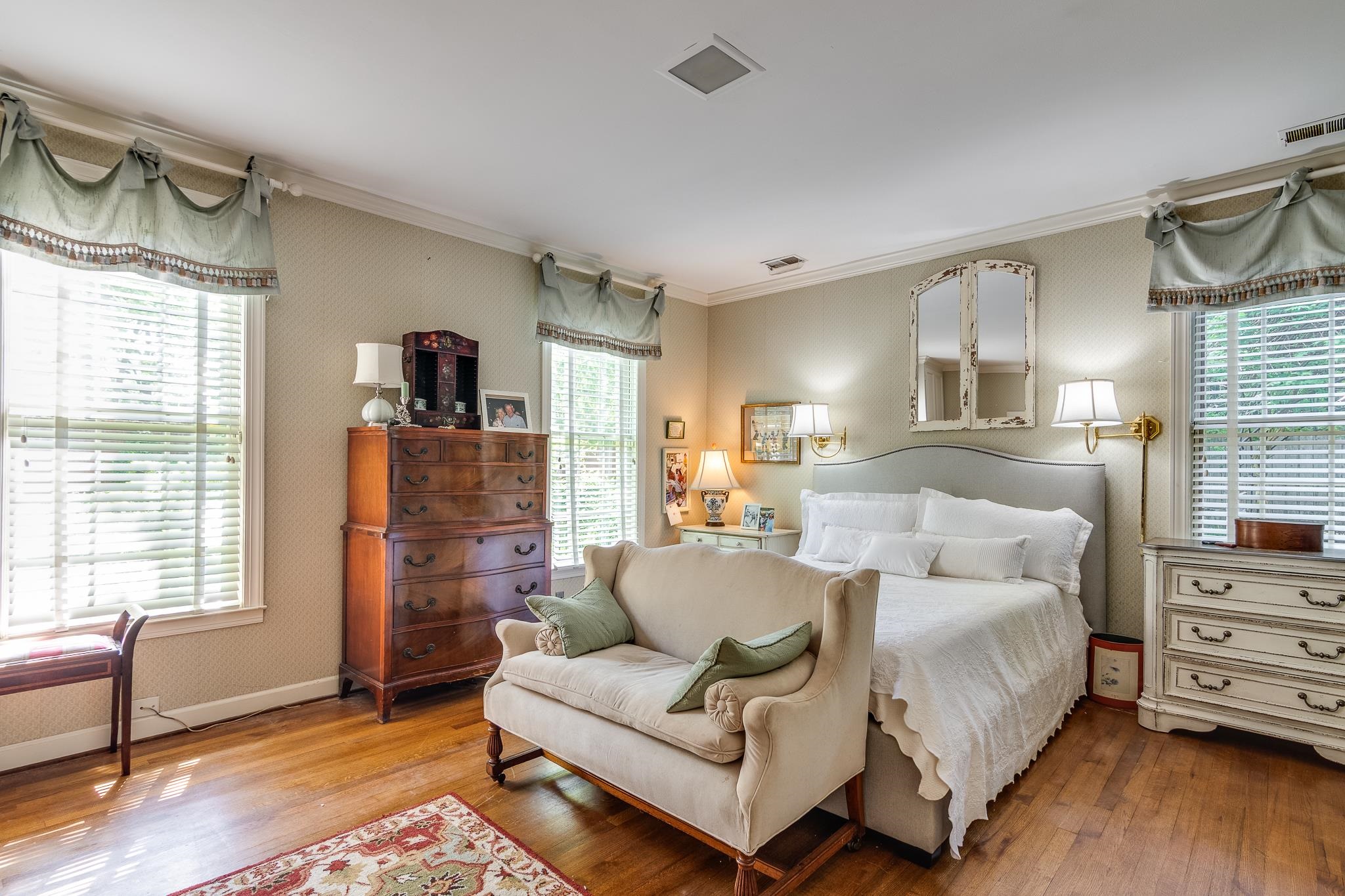 4657 HEMLOCK LN
