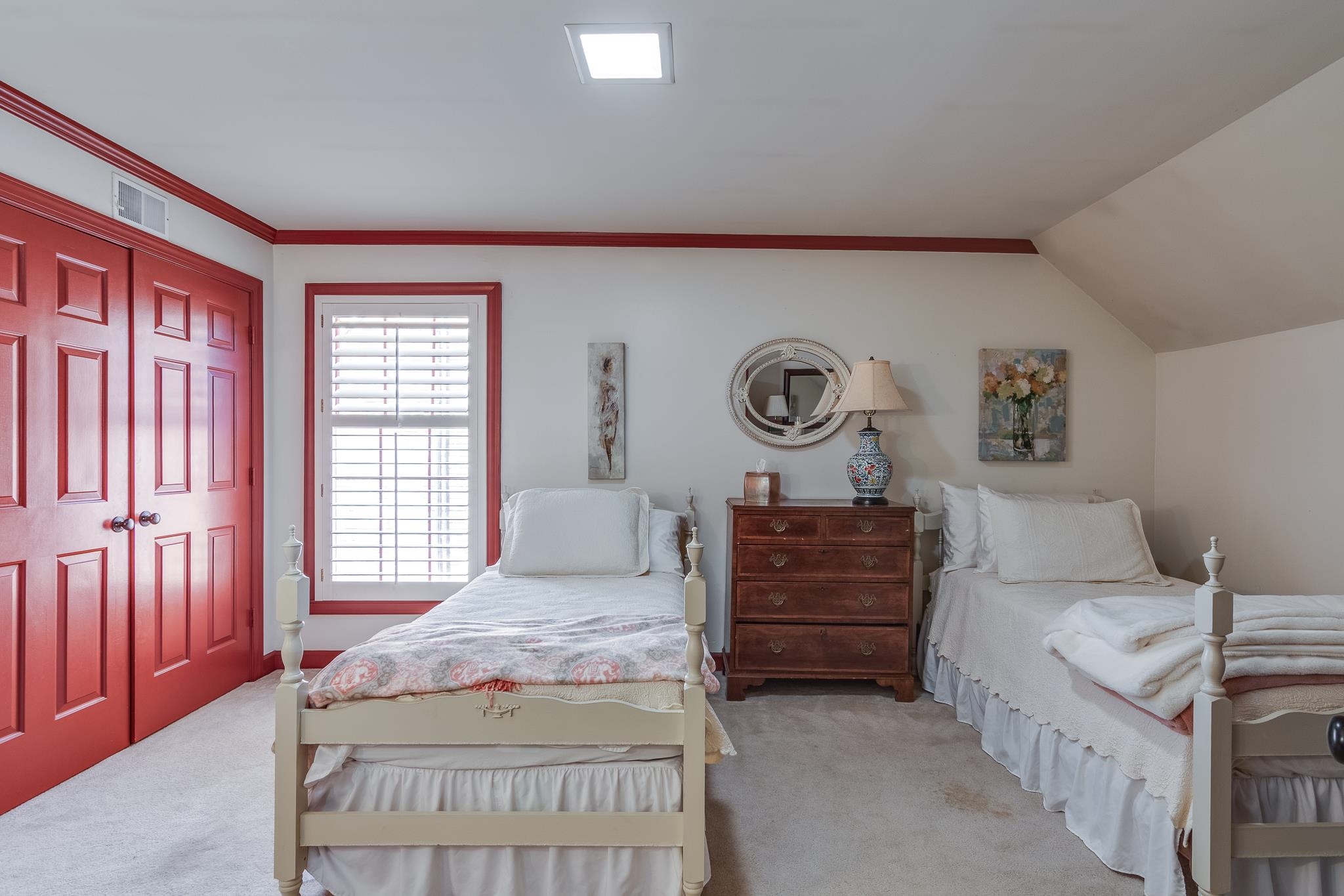 4657 HEMLOCK LN