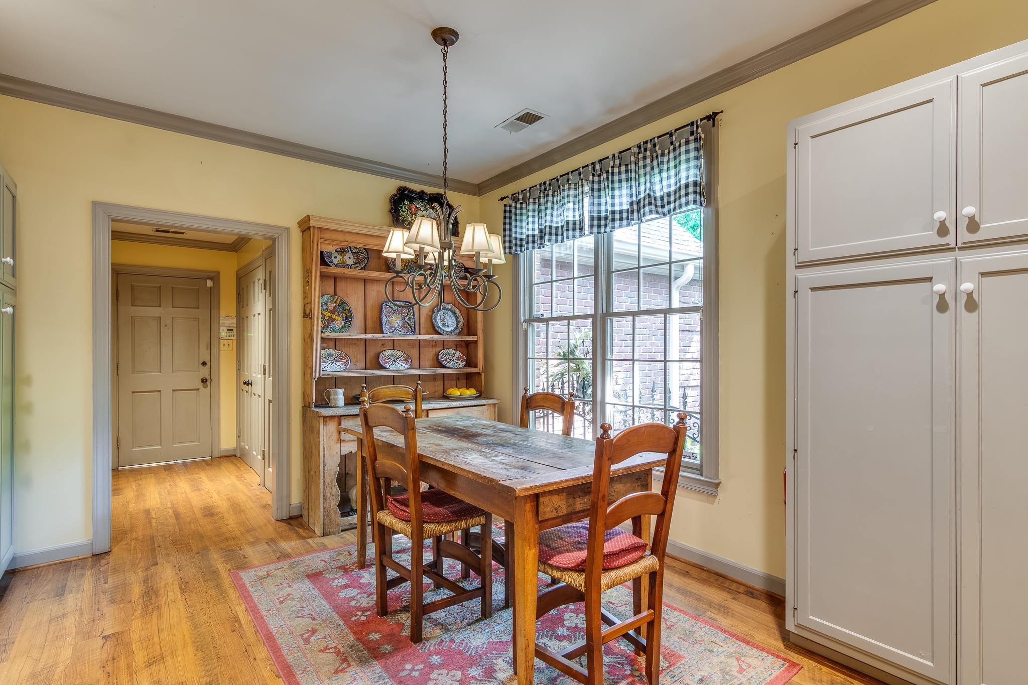 4657 HEMLOCK LN