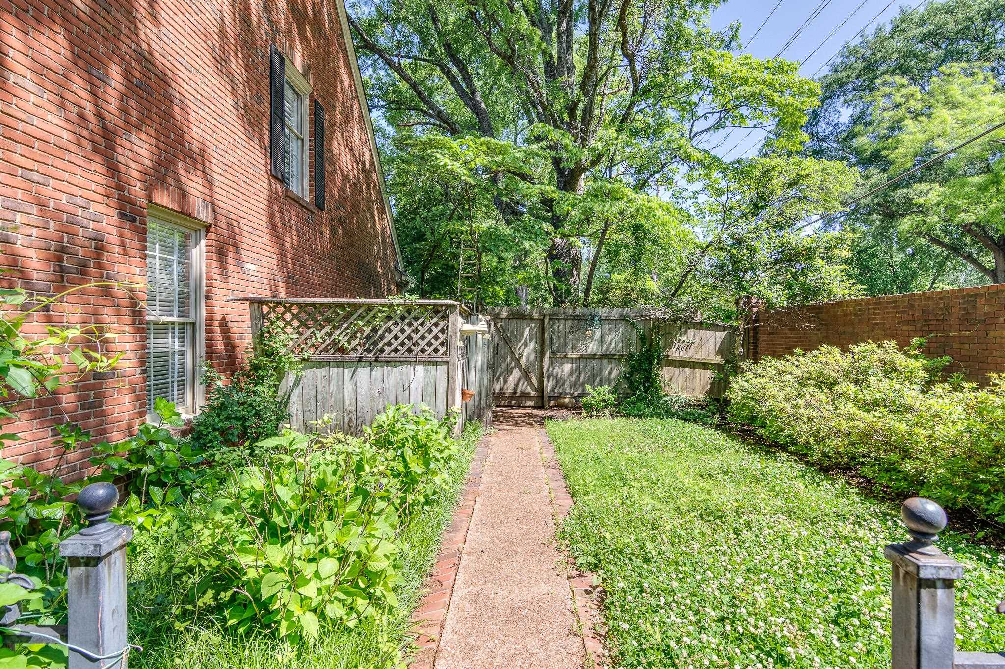 4657 HEMLOCK LN