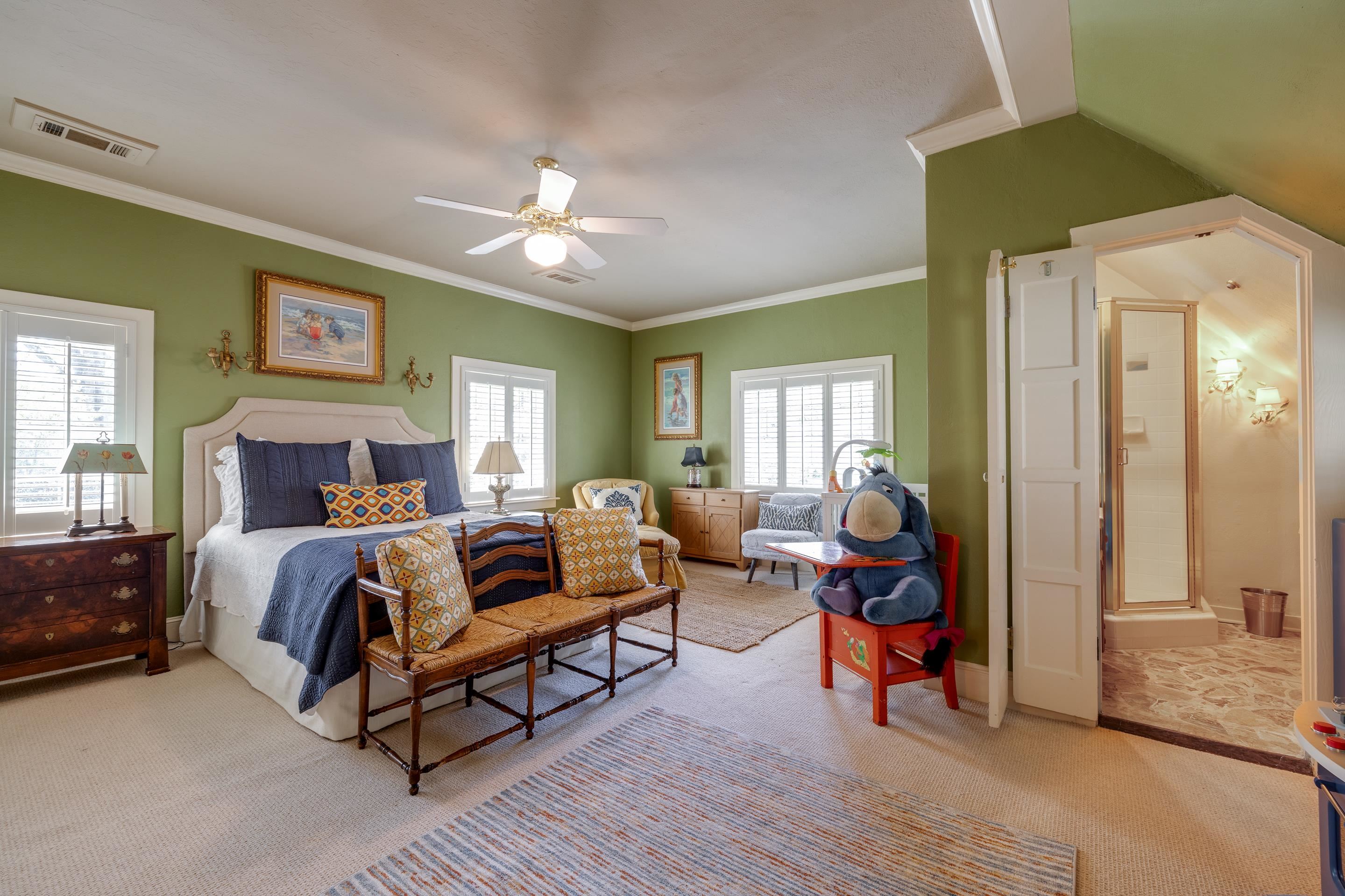 155 W CHICKASAW PKY