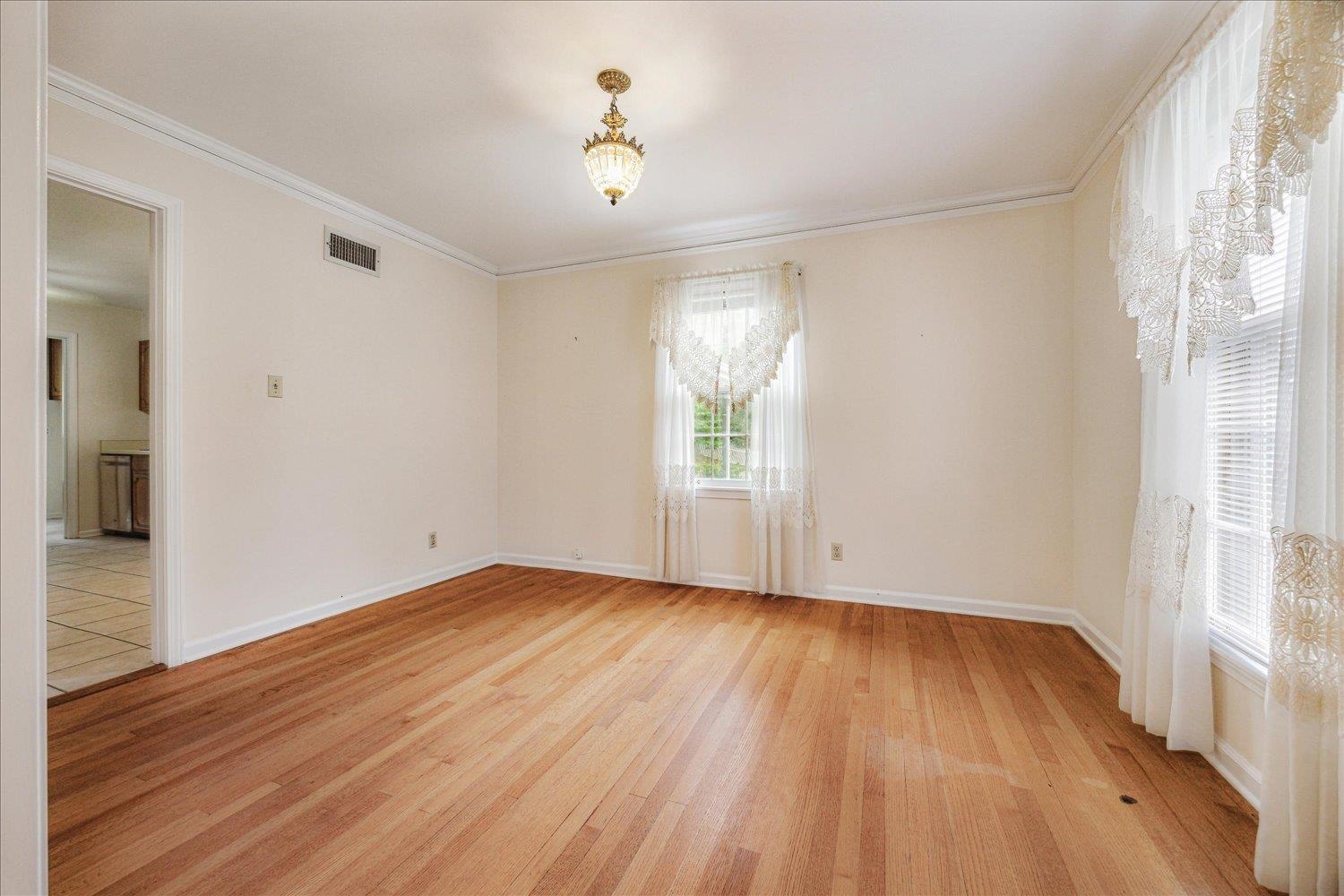 2058 CHATHAM CV