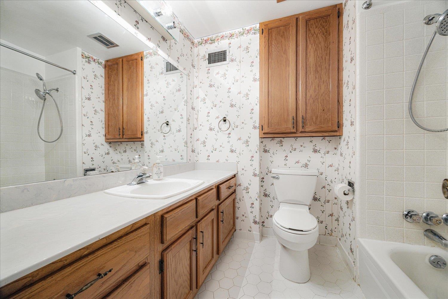 2058 CHATHAM CV