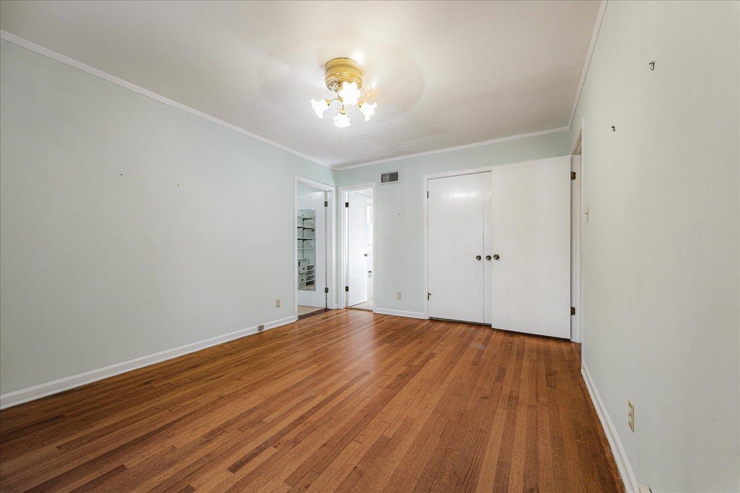 2058 CHATHAM CV