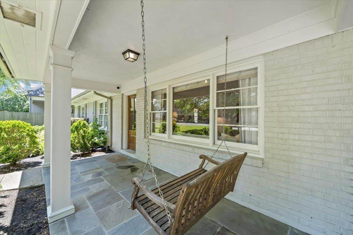 401 AVON RD