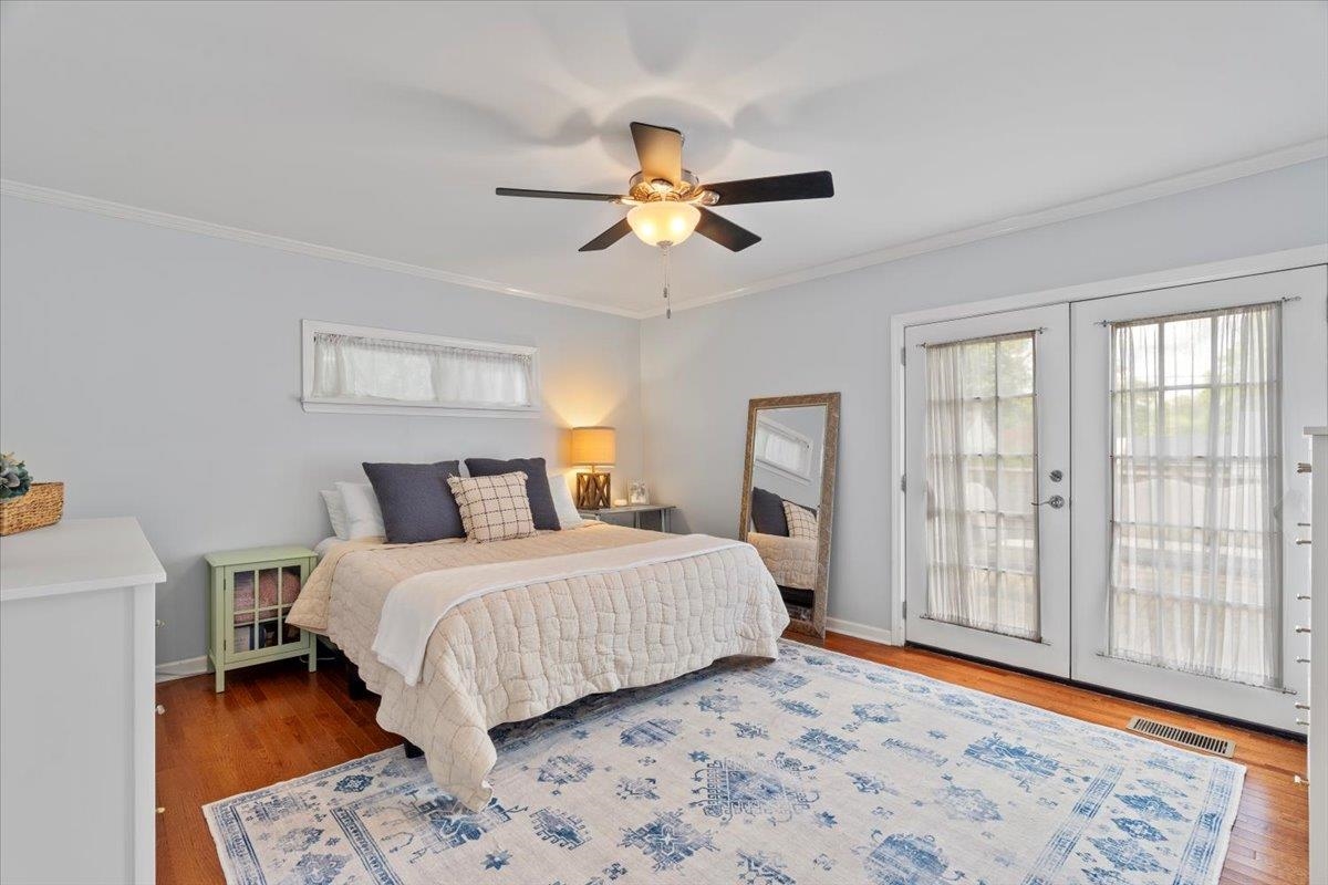 3686 CHARLESWOOD AVE