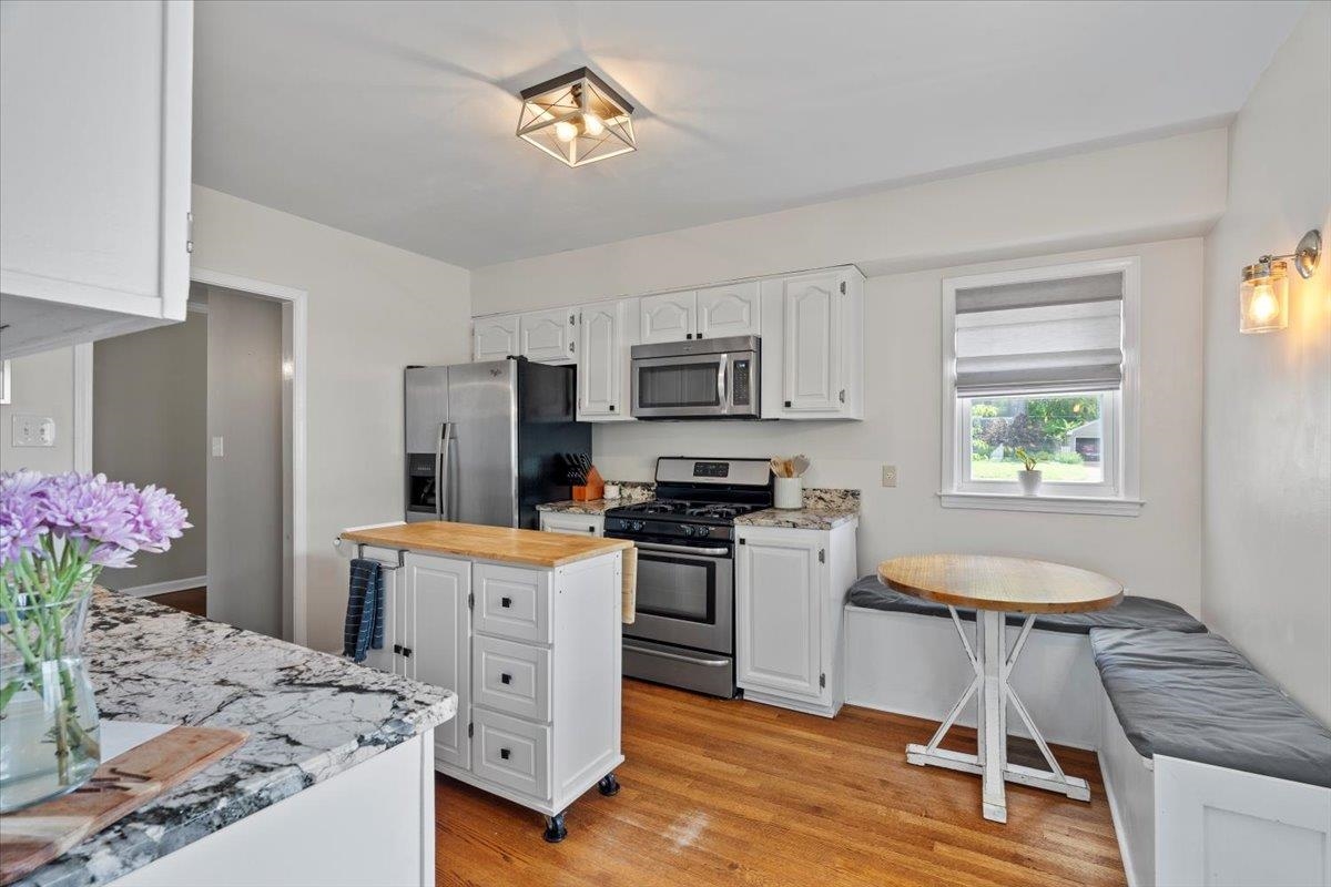 3686 CHARLESWOOD AVE