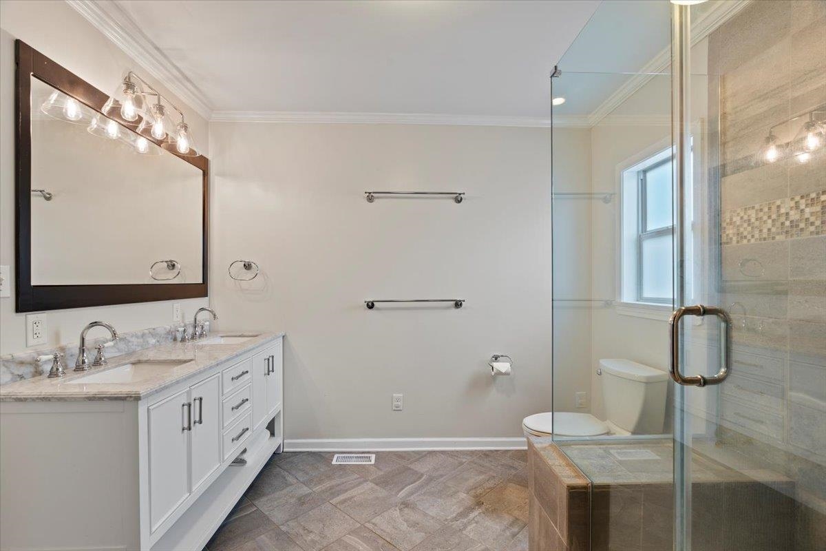 3686 CHARLESWOOD AVE