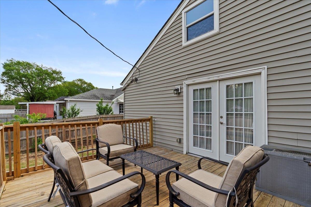 3686 CHARLESWOOD AVE