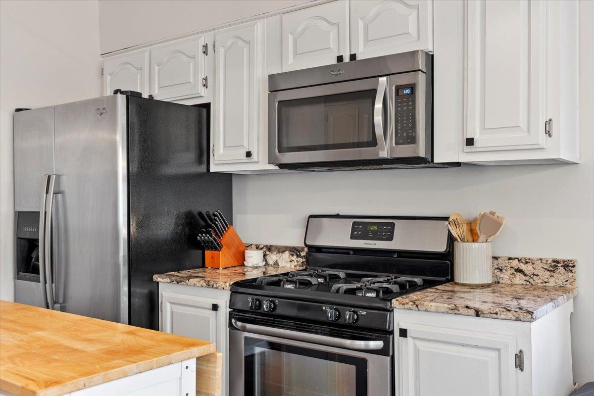 3686 CHARLESWOOD AVE