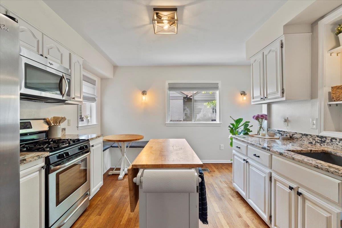 3686 CHARLESWOOD AVE