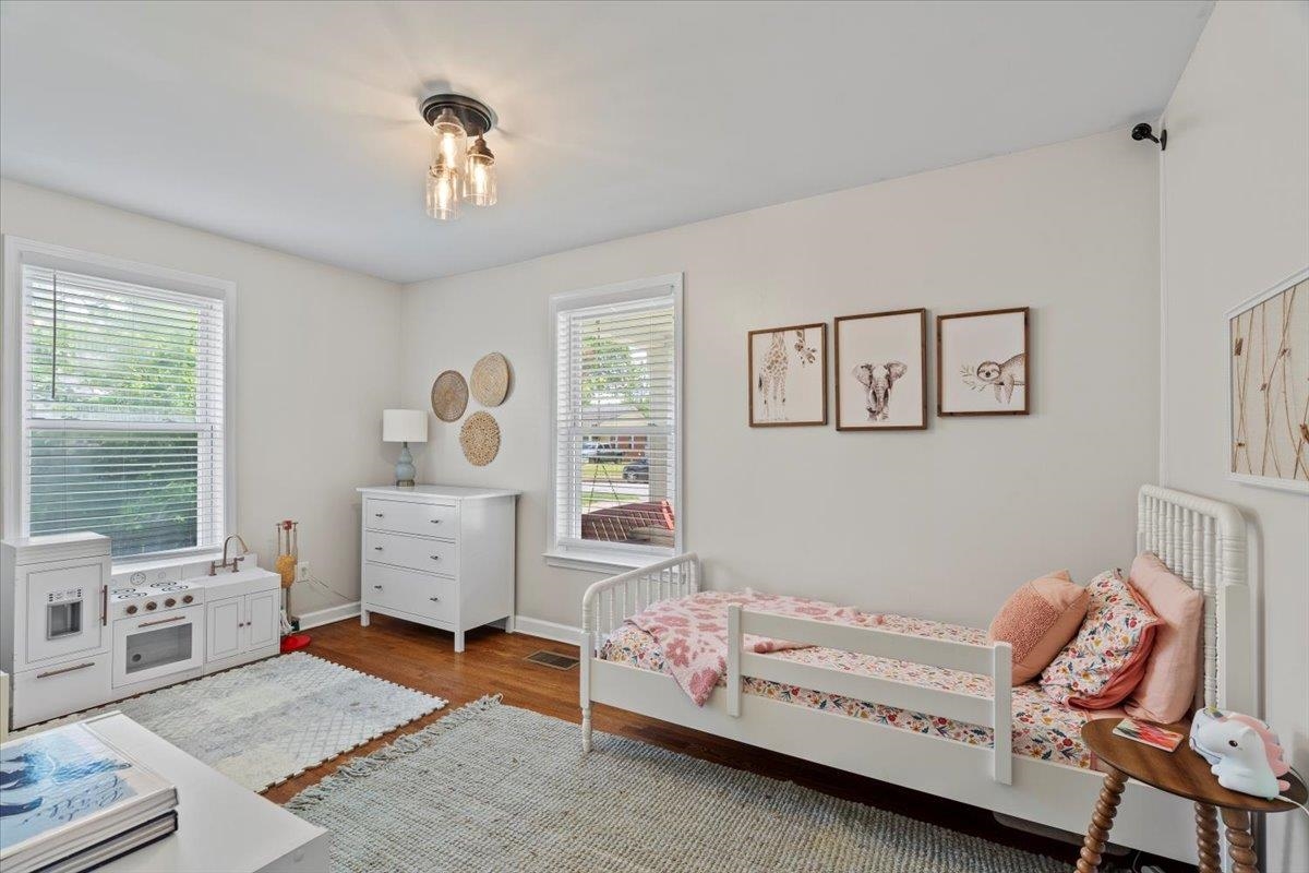 3686 CHARLESWOOD AVE