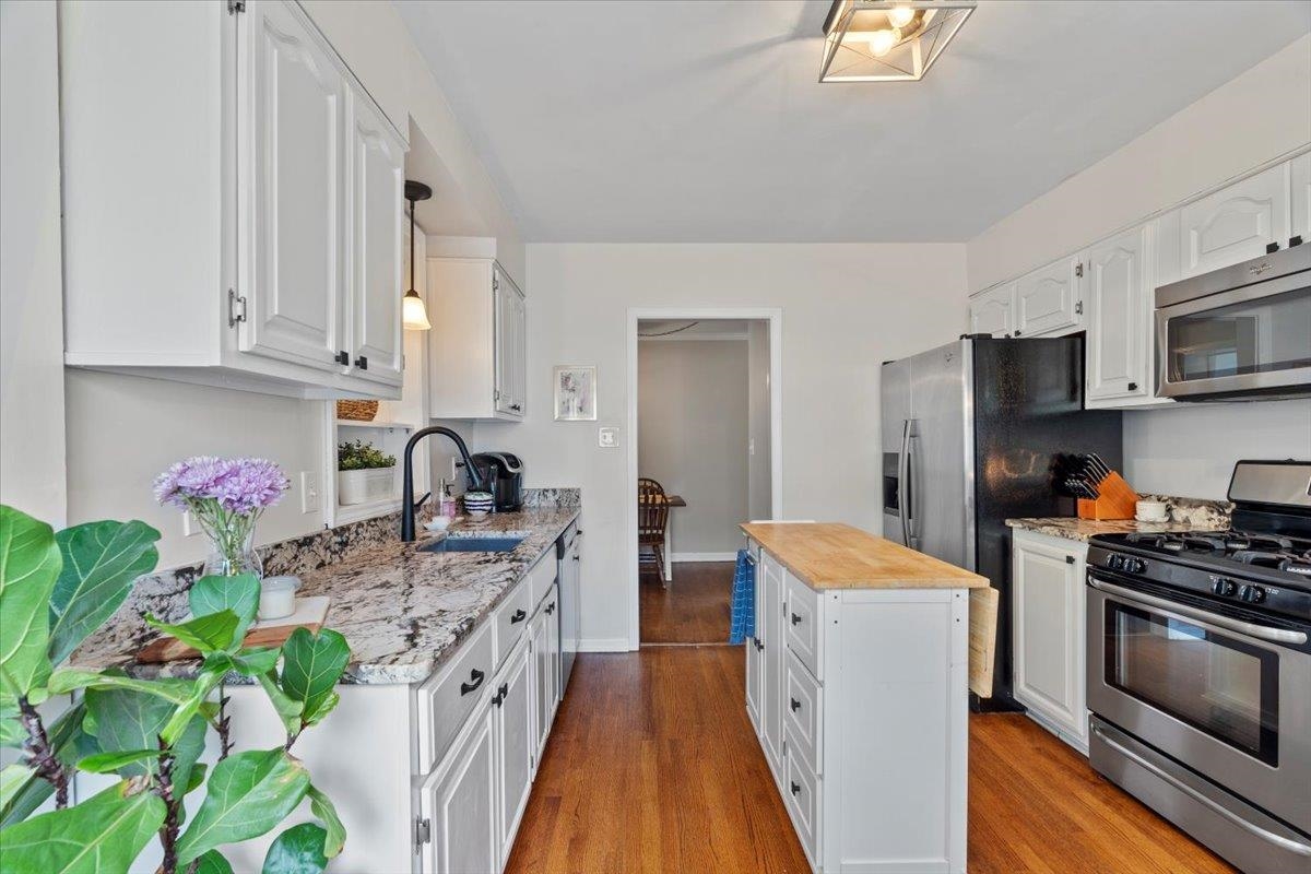 3686 CHARLESWOOD AVE