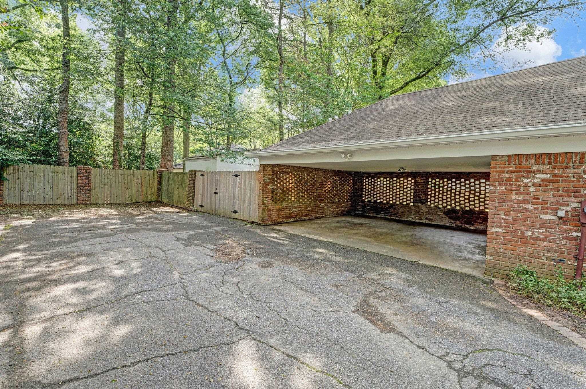 2278 HOLLY GROVE DR