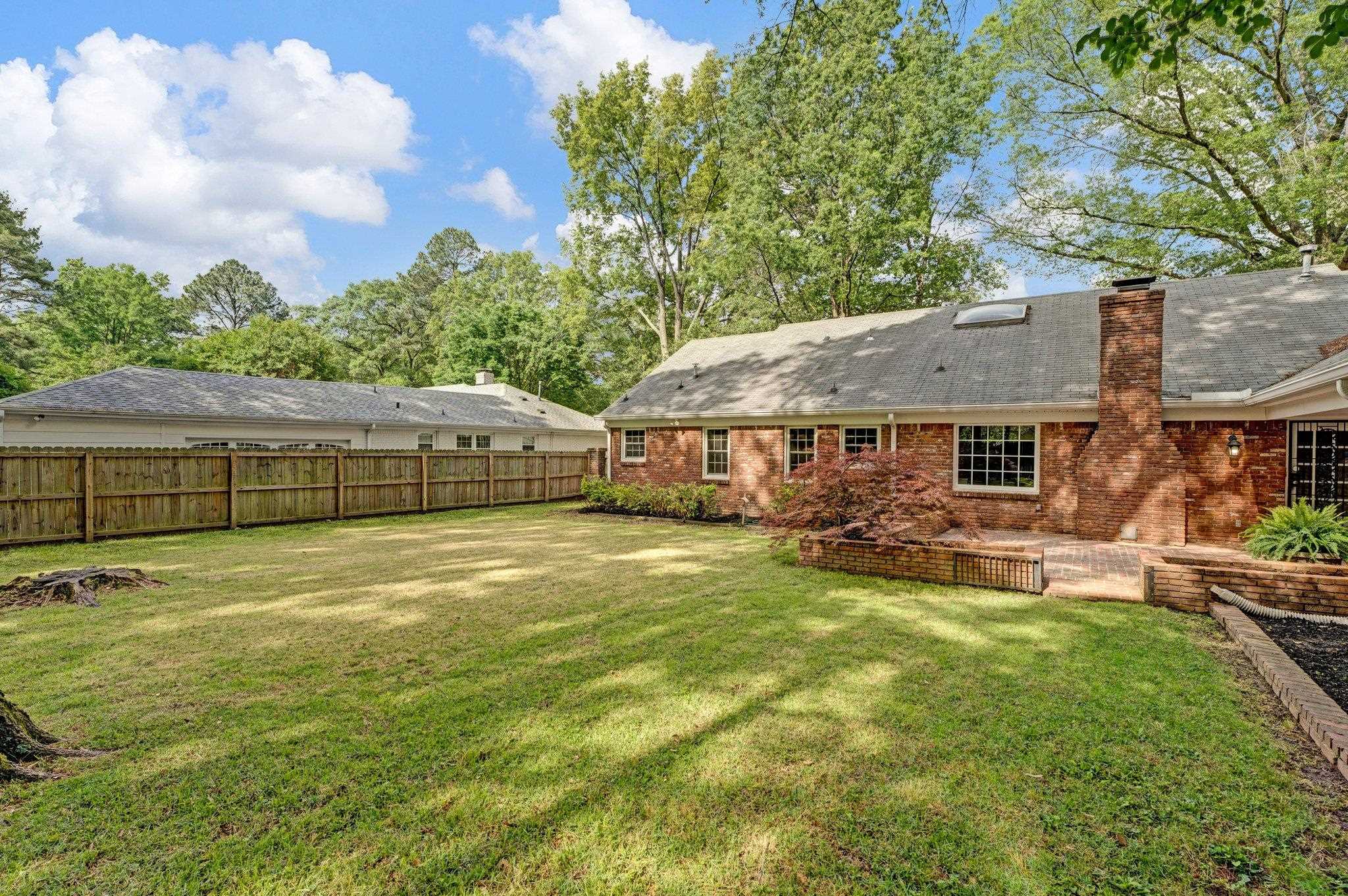 2278 HOLLY GROVE DR