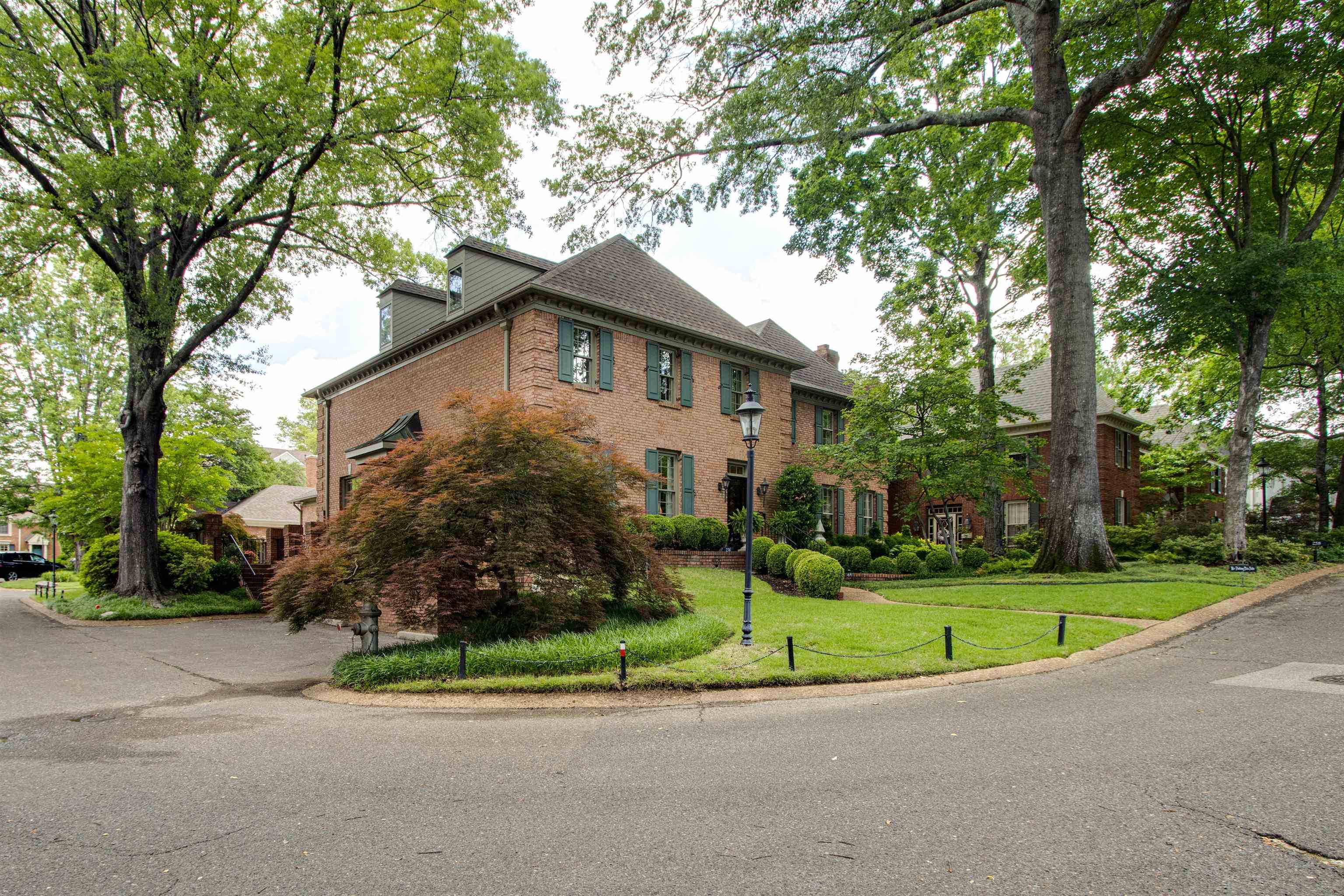 256 WINDOVER GROVE DR