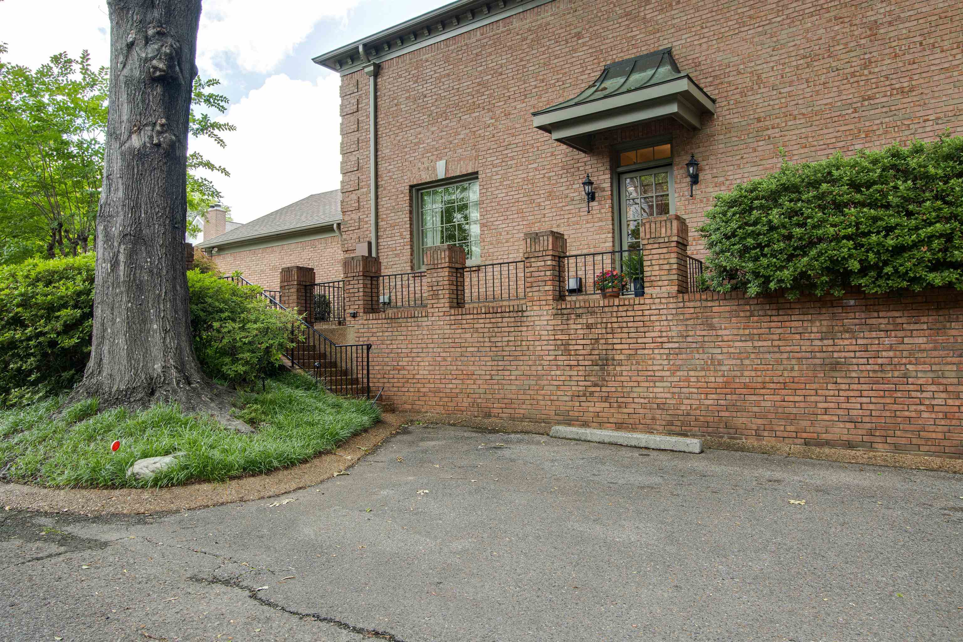 256 WINDOVER GROVE DR