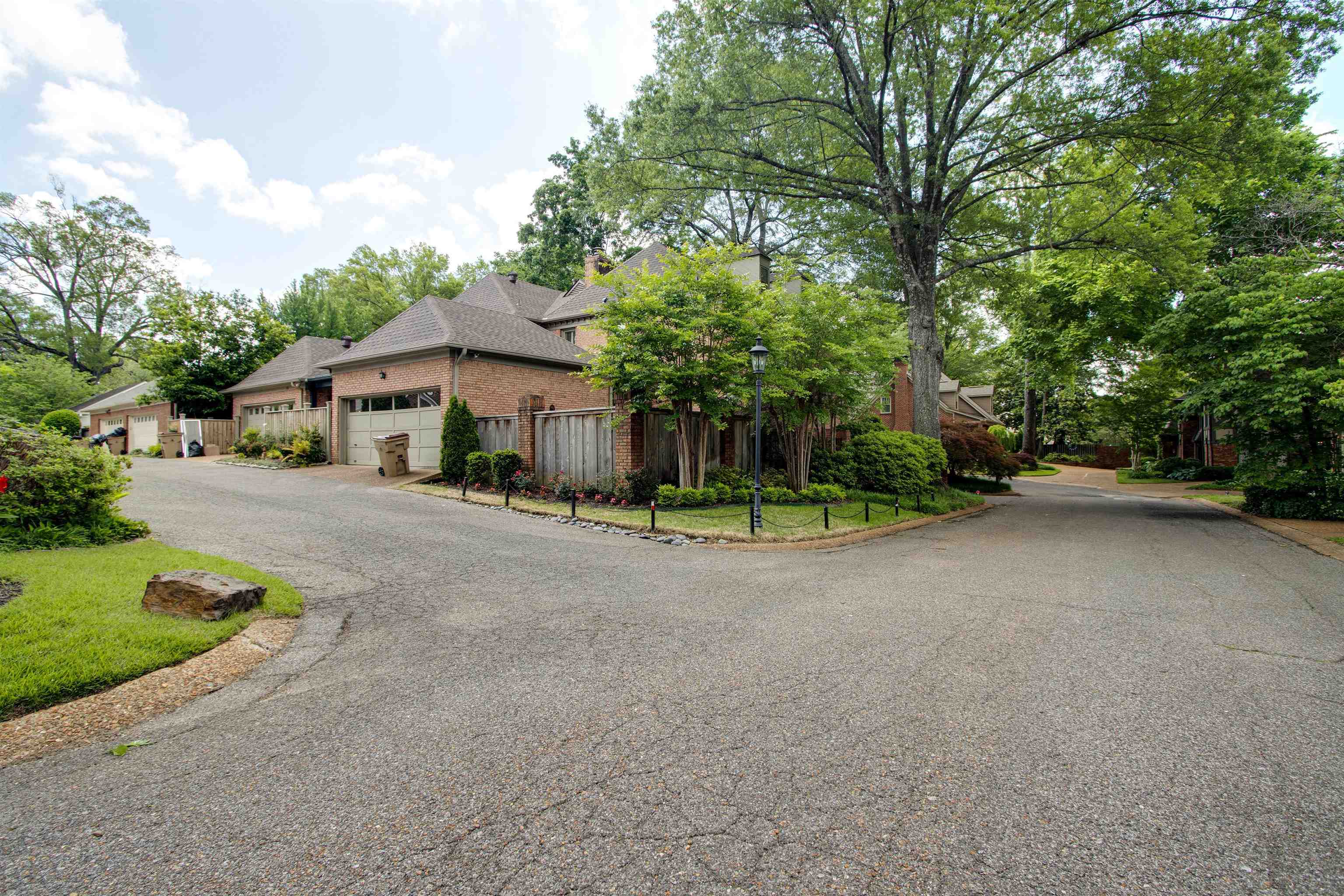 256 WINDOVER GROVE DR