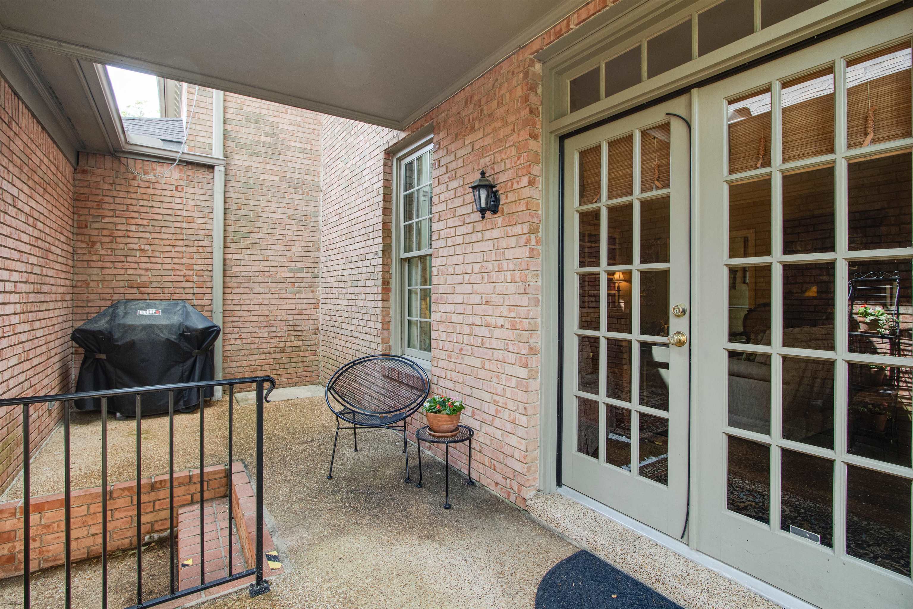 256 WINDOVER GROVE DR