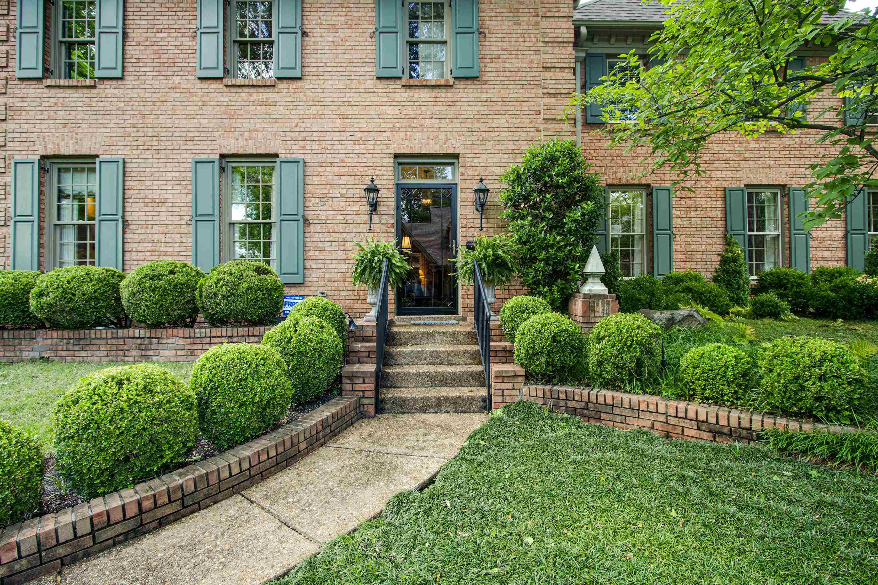 256 WINDOVER GROVE DR