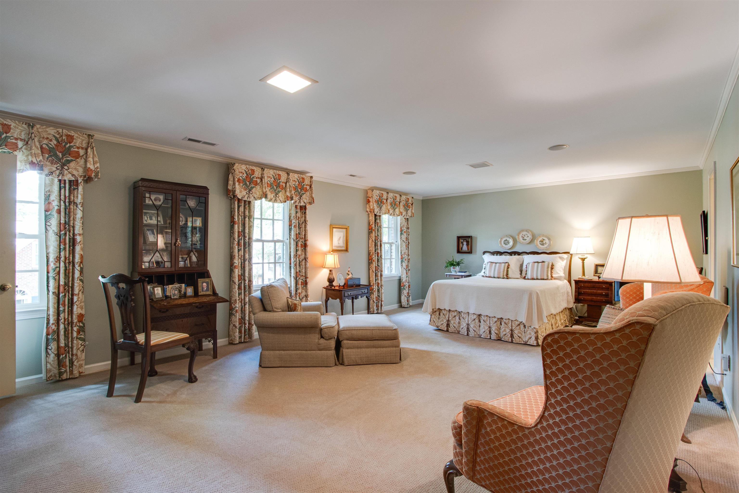 256 WINDOVER GROVE DR