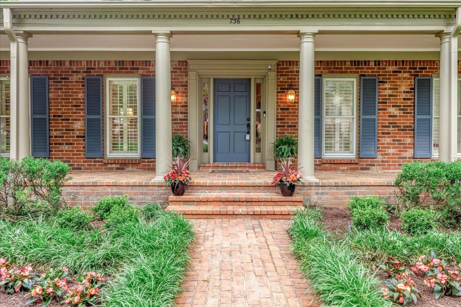 736 VALLEYBROOK DR