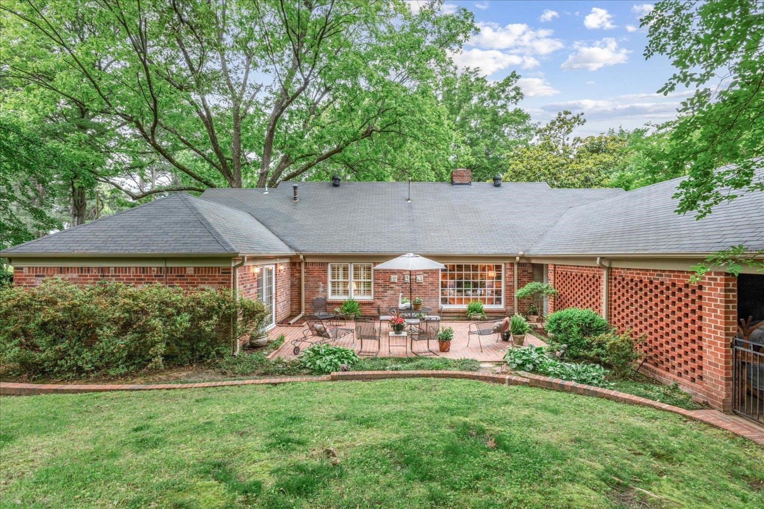 736 VALLEYBROOK DR