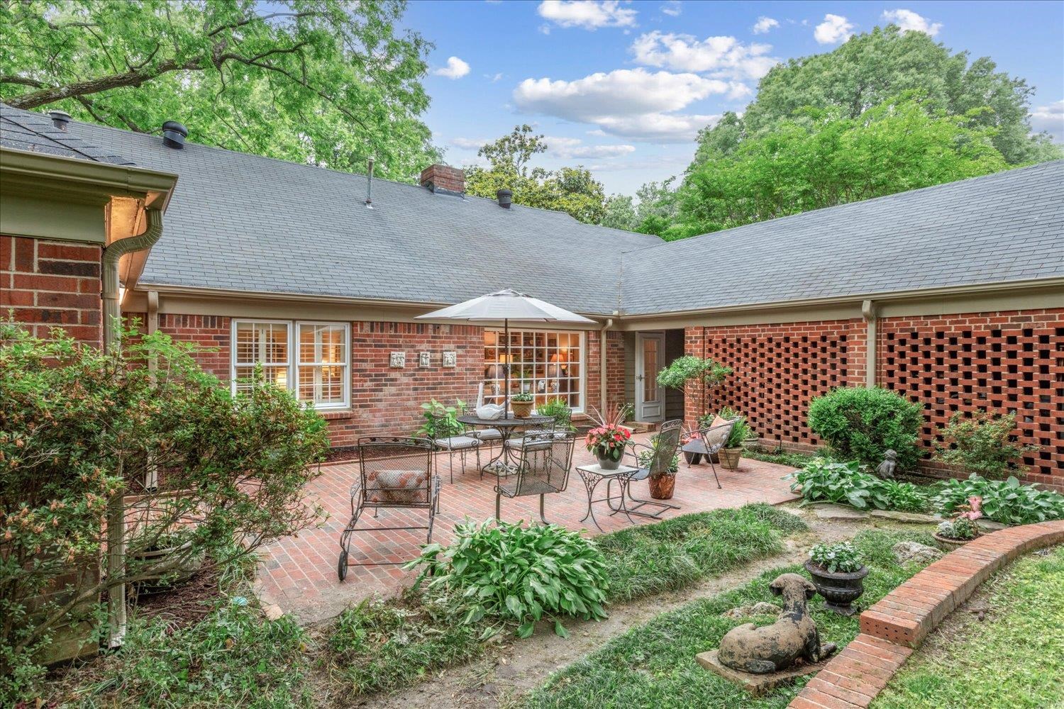 736 VALLEYBROOK DR