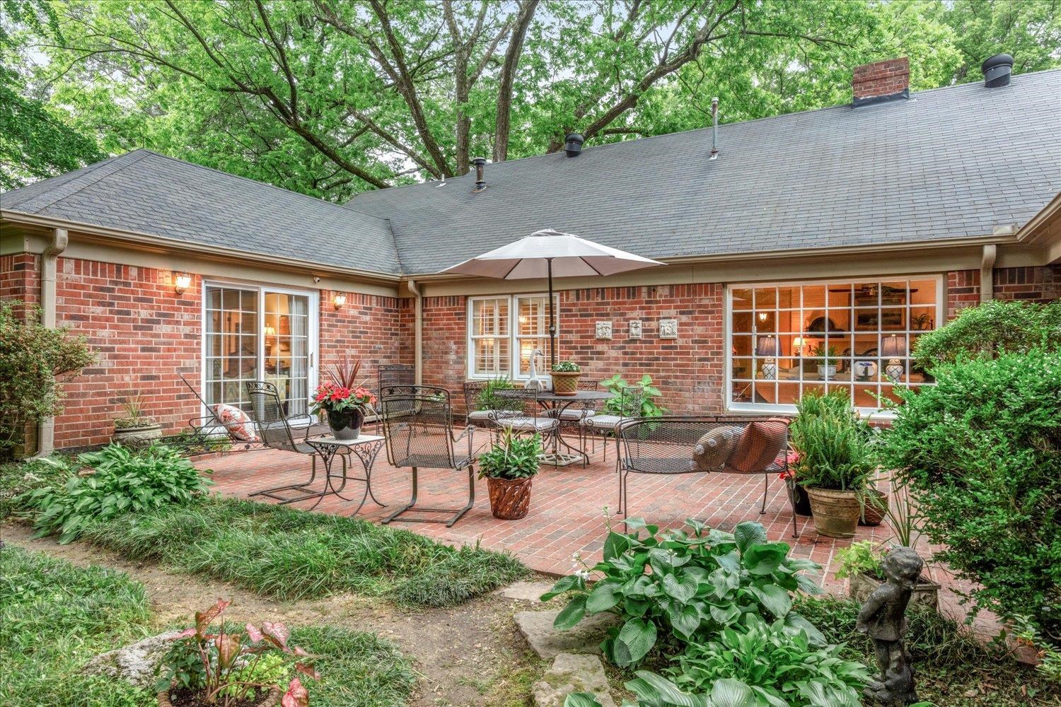 736 VALLEYBROOK DR