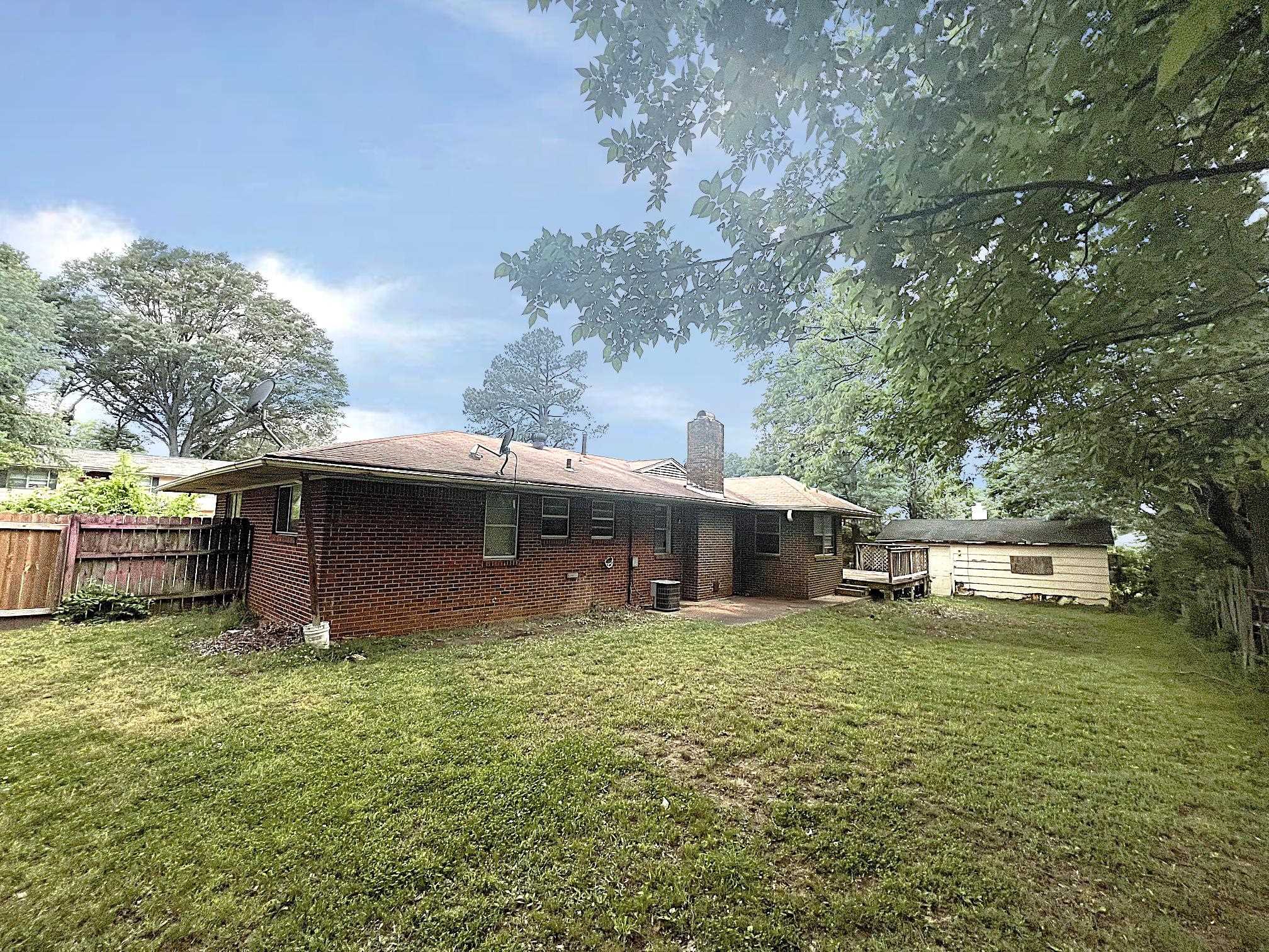 1370 HEATHCLIFF DR