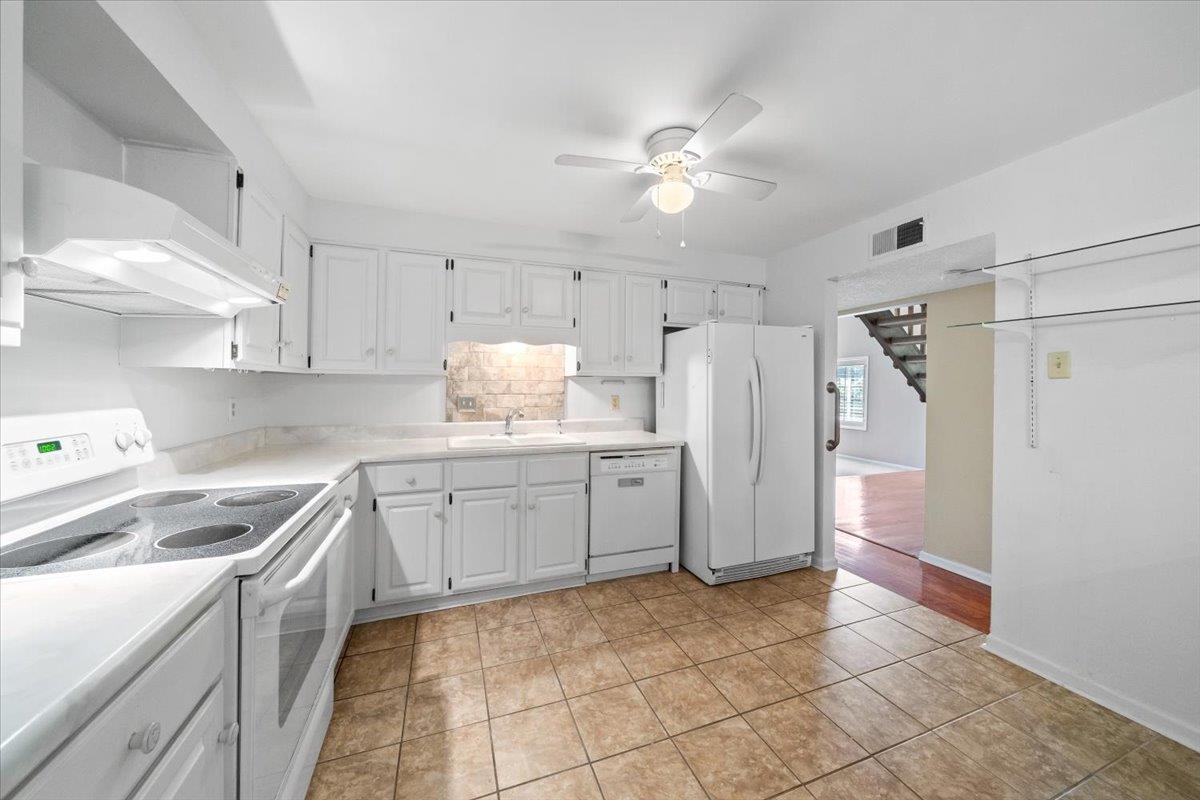 8174 RAVENHILL DR Unit: 54