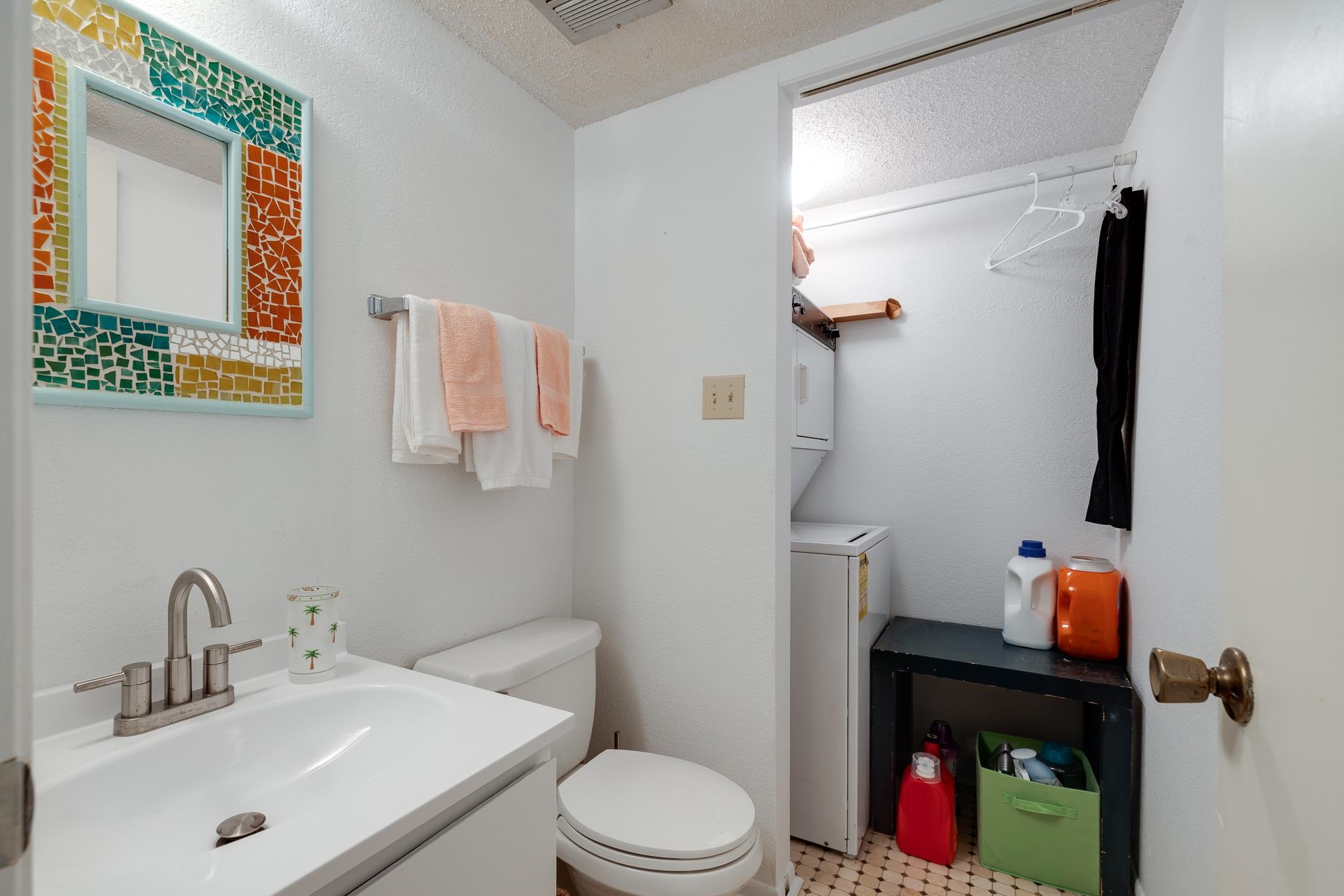 828 THISTLEDOWN DR Unit: 1201