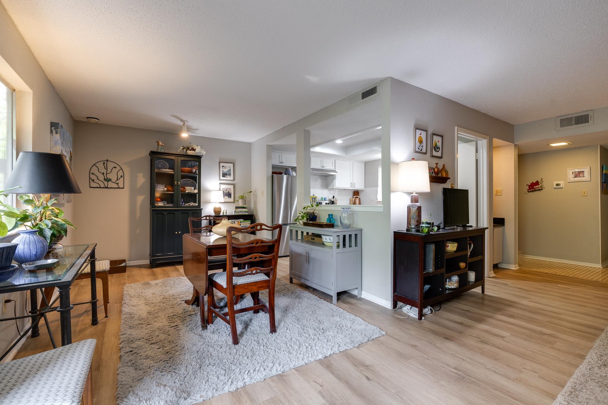 828 THISTLEDOWN DR Unit: 1201