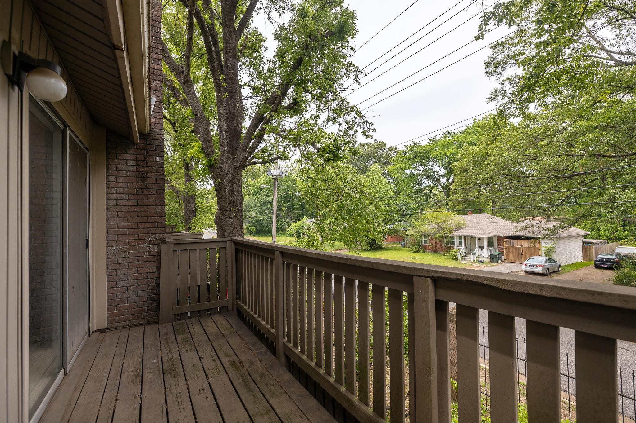 828 THISTLEDOWN DR Unit: 1201