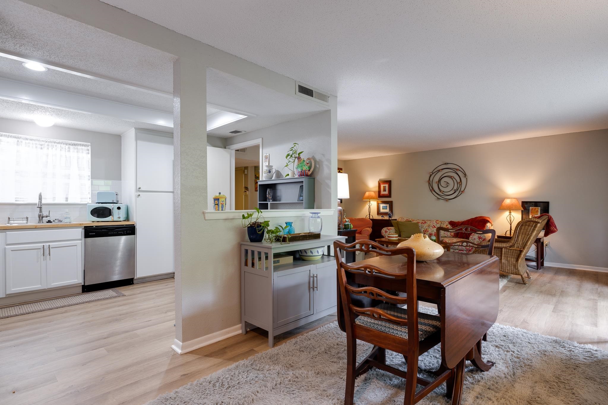 828 THISTLEDOWN DR Unit: 1201