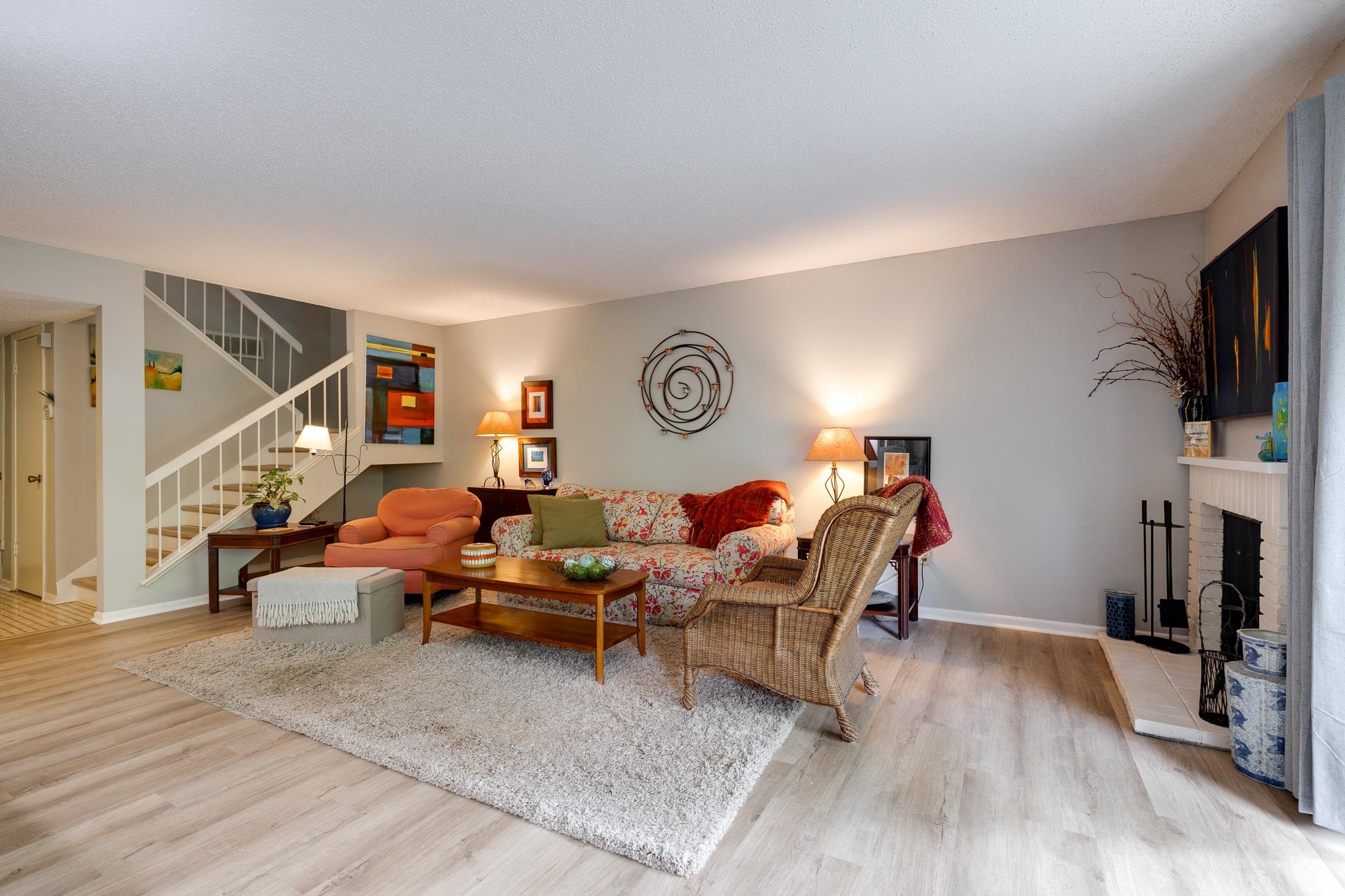 828 THISTLEDOWN DR Unit: 1201