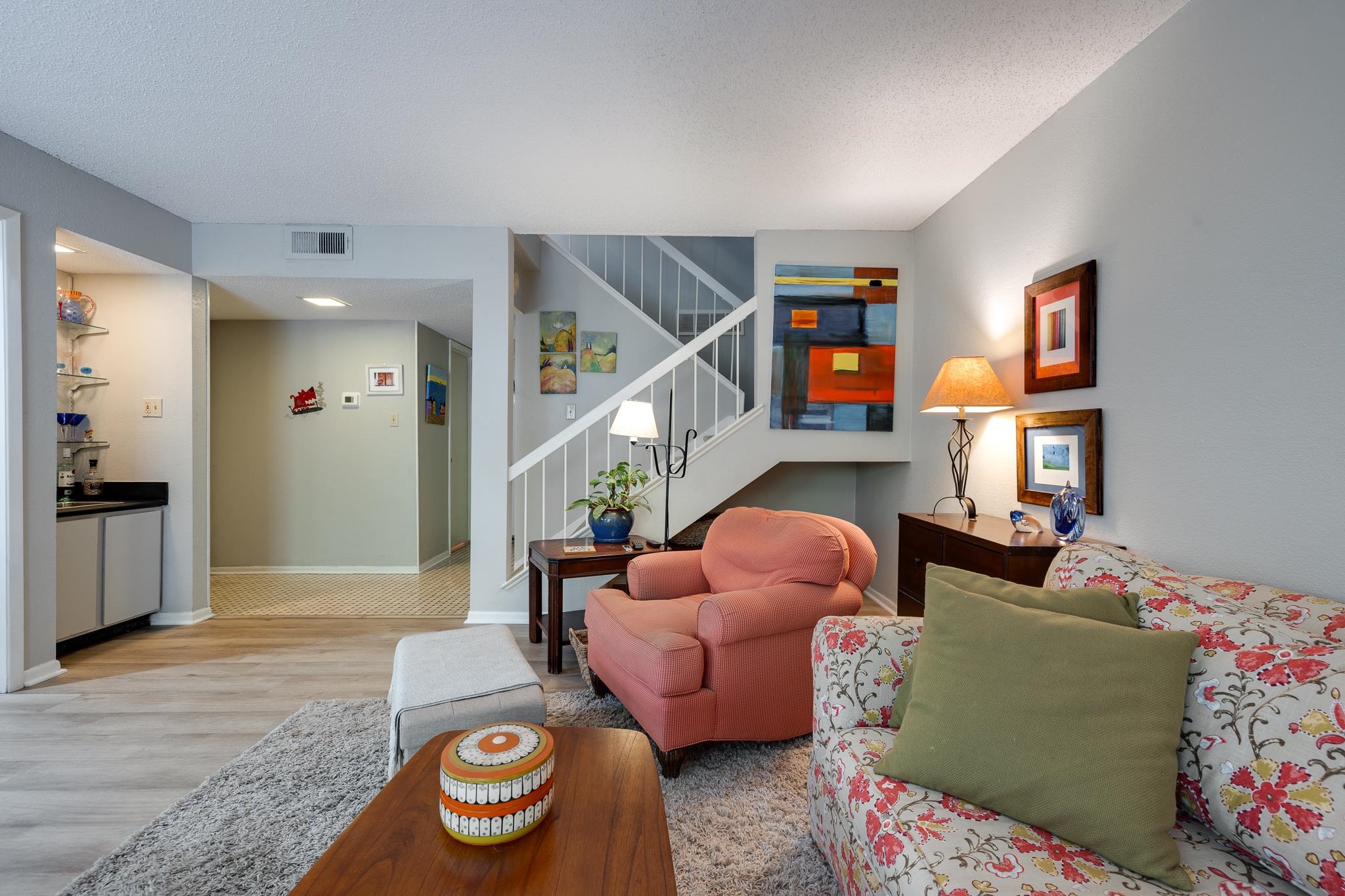 828 THISTLEDOWN DR Unit: 1201