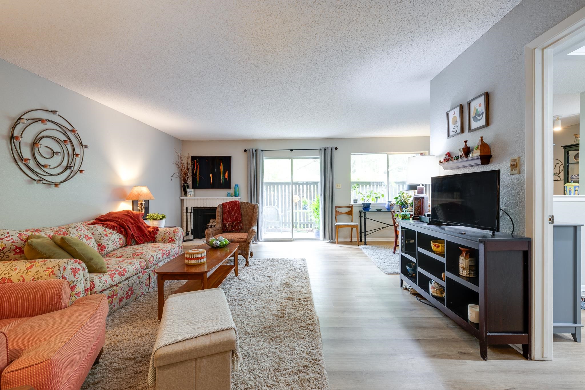 828 THISTLEDOWN DR Unit: 1201