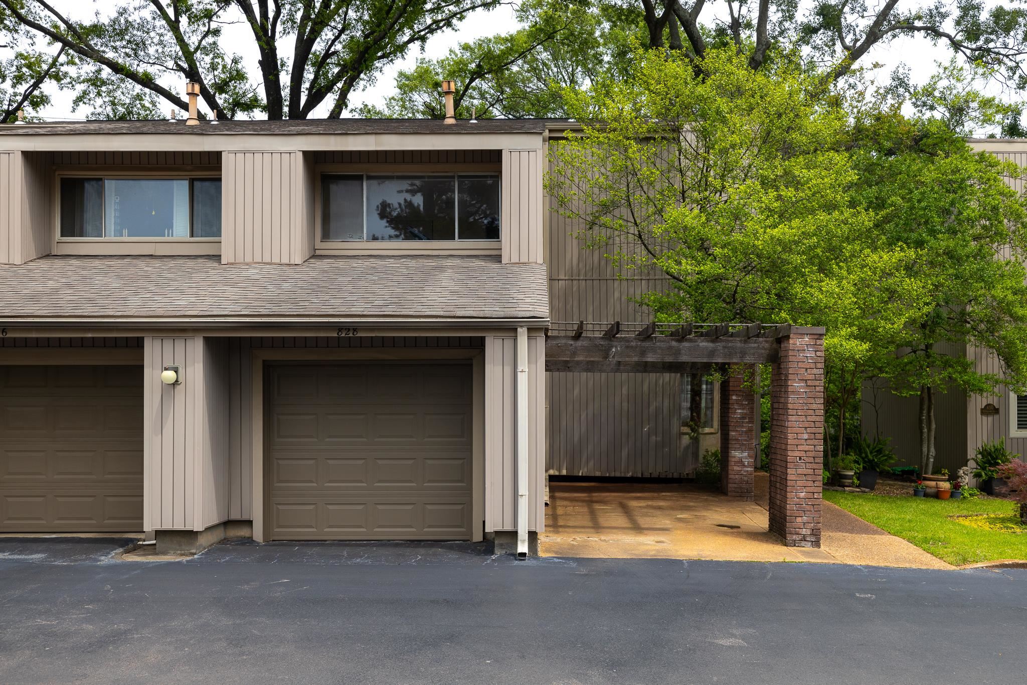 828 THISTLEDOWN DR Unit: 1201