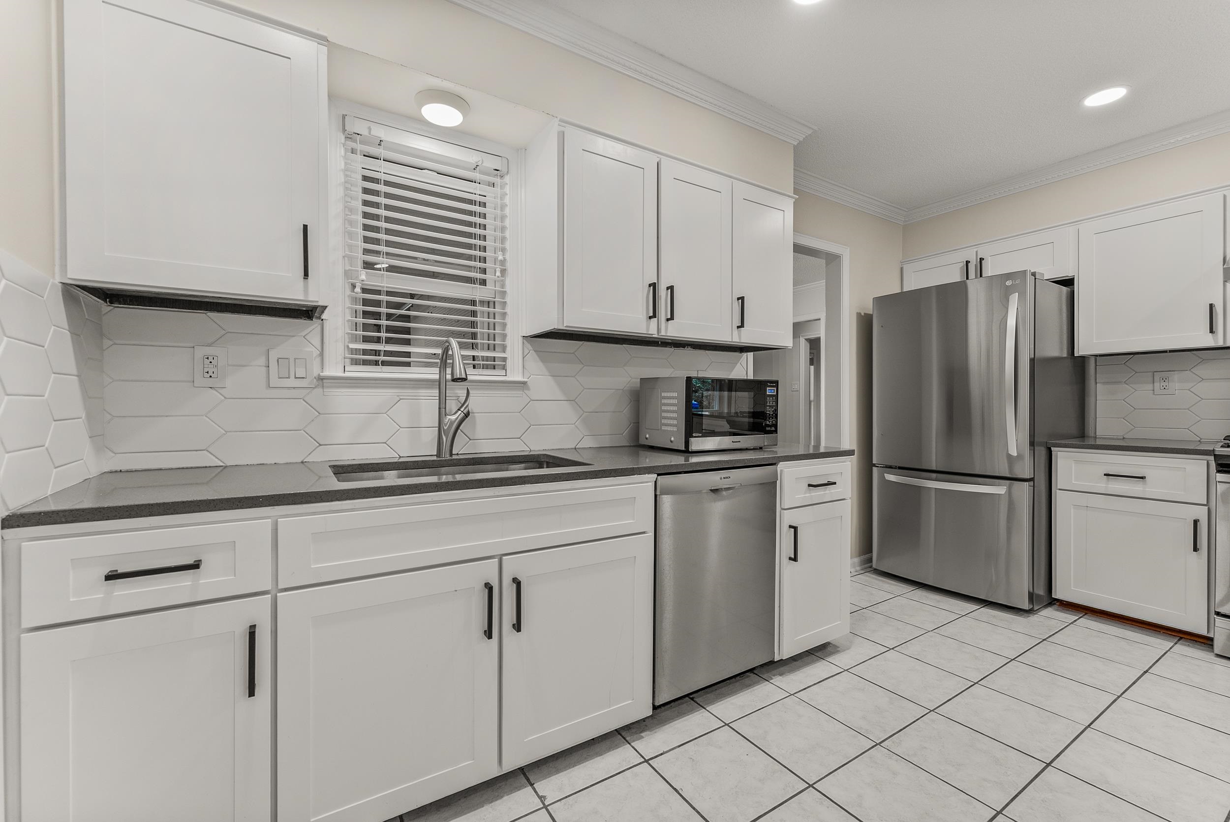 2568 CEDARVILLE DR