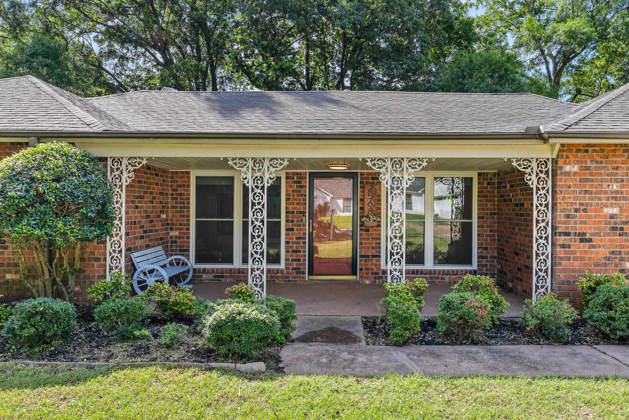 2568 CEDARVILLE DR