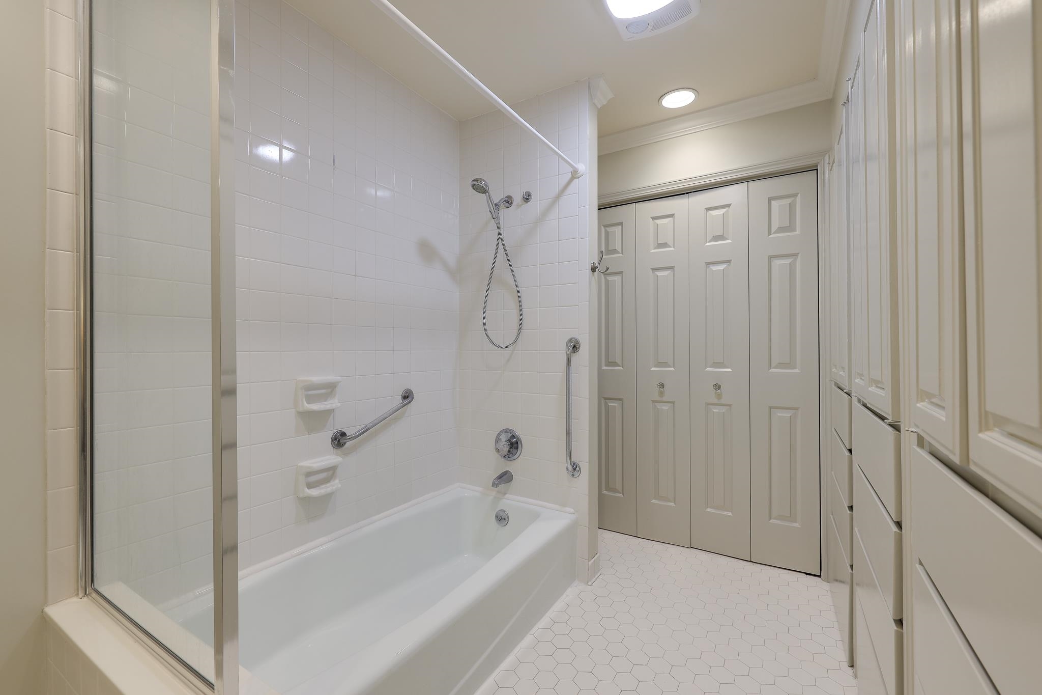 4736 ALL SPICE DR Unit: 4736