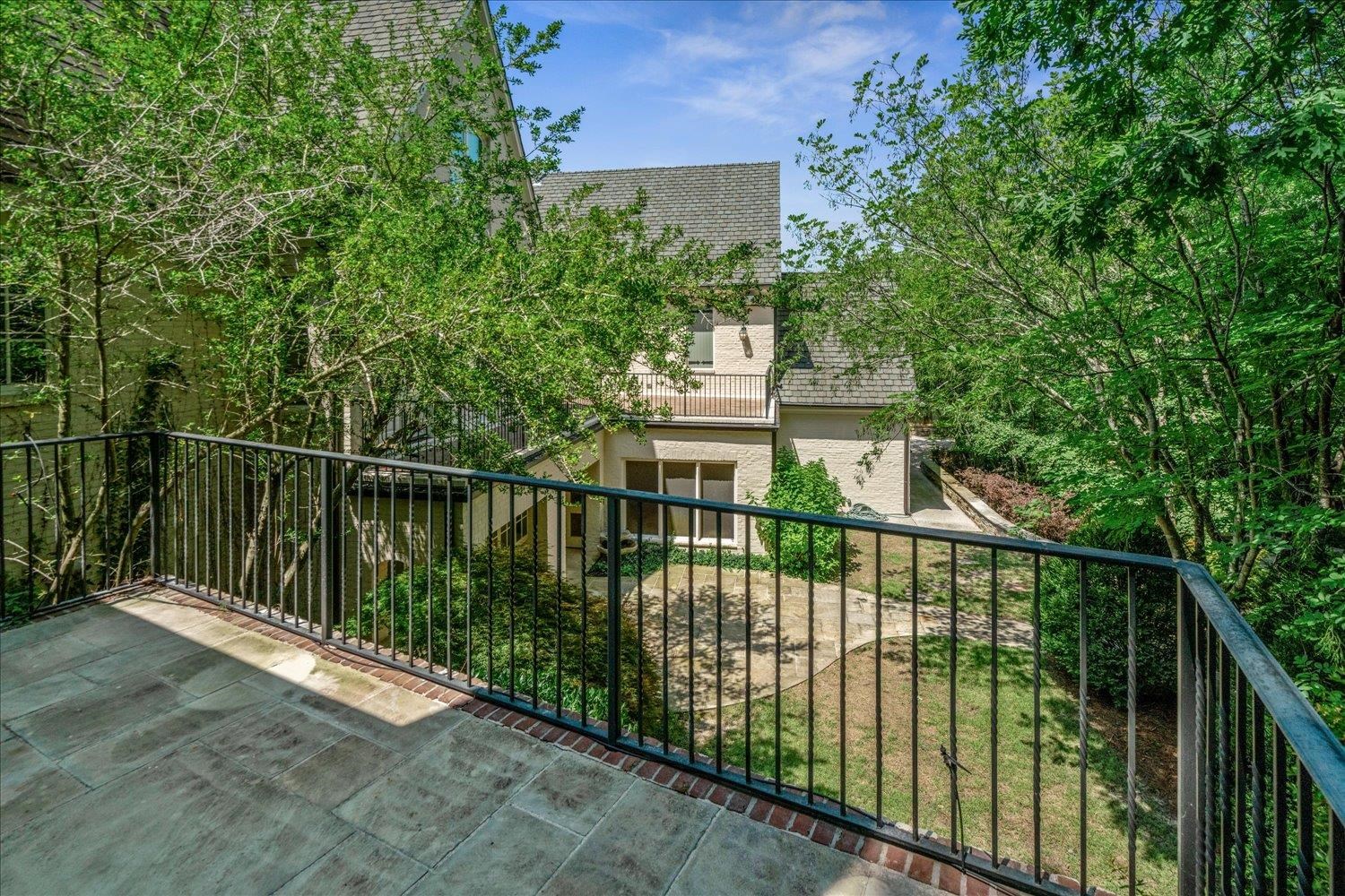 6036 WILD OAKS DR