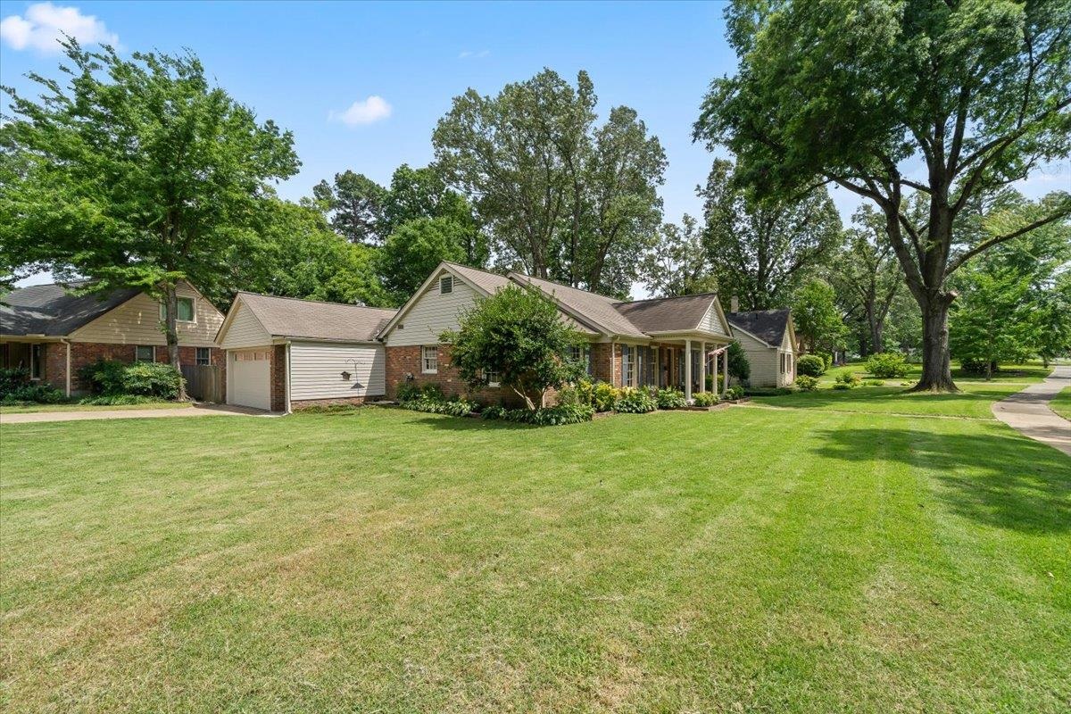 428 ELWOOD LN