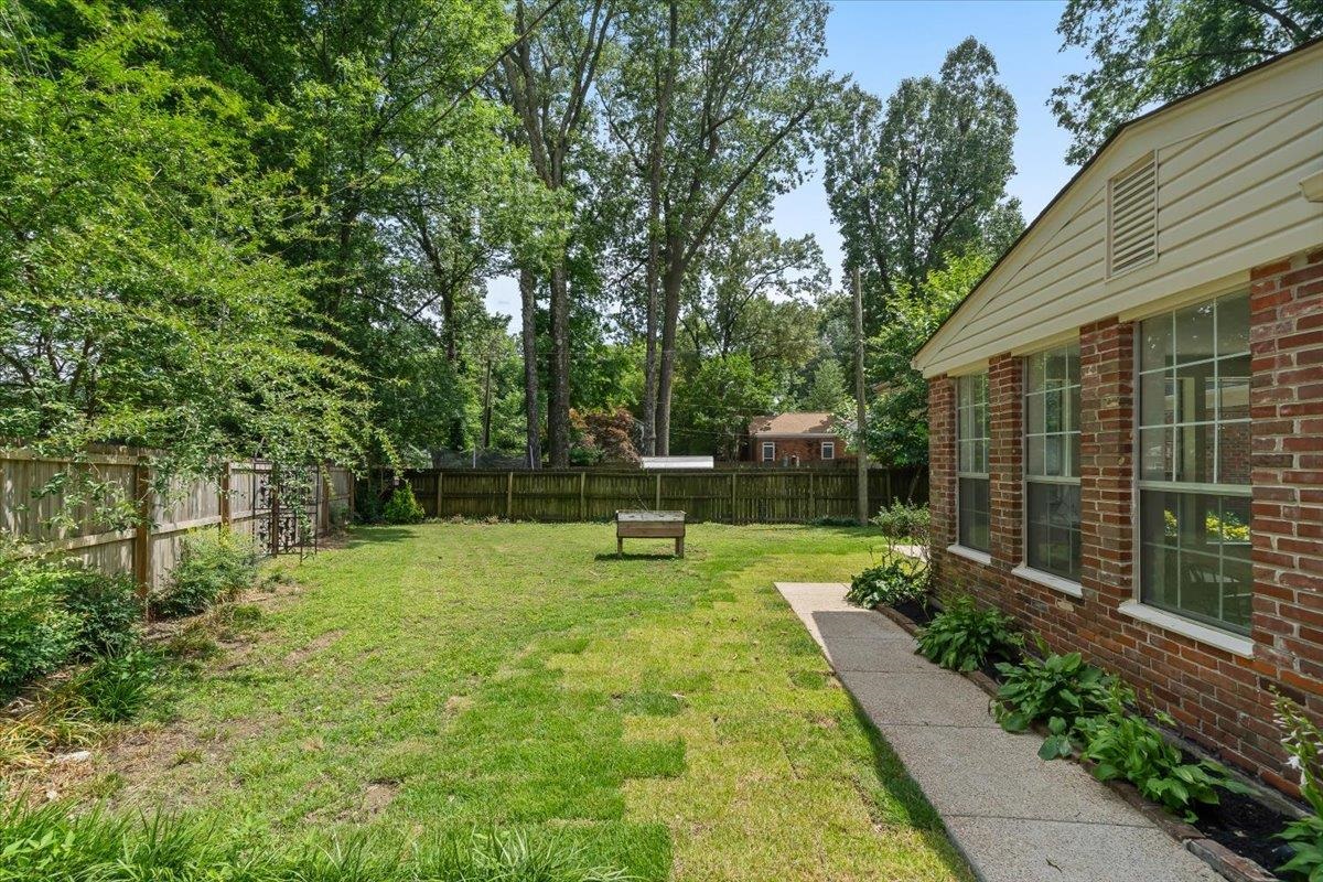 428 ELWOOD LN